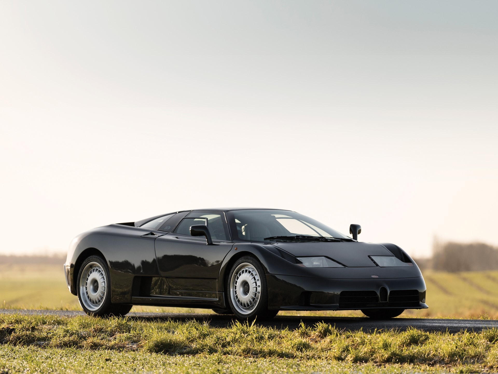 Bo ba than thanh Bugatti EB110,  Veyron va Chiron anh 5