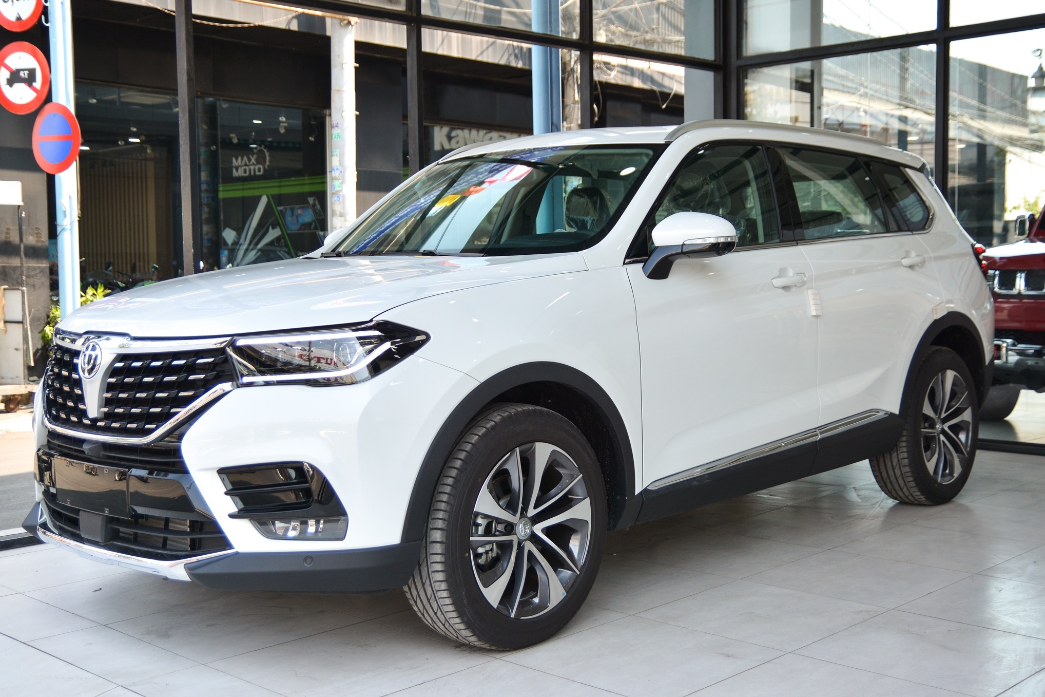 Động cơ trên Brilliance V7 có phải là động cơ BMW? ảnh 1 Dong co tren Brilliance V7 co phai la dong co BMW? anh 1