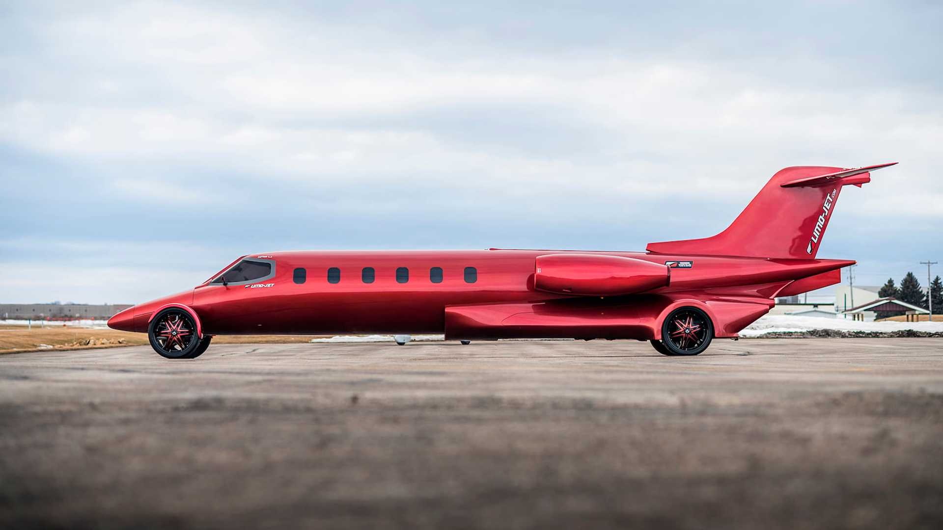 Xe lai may bay gia trieu USD anh 3