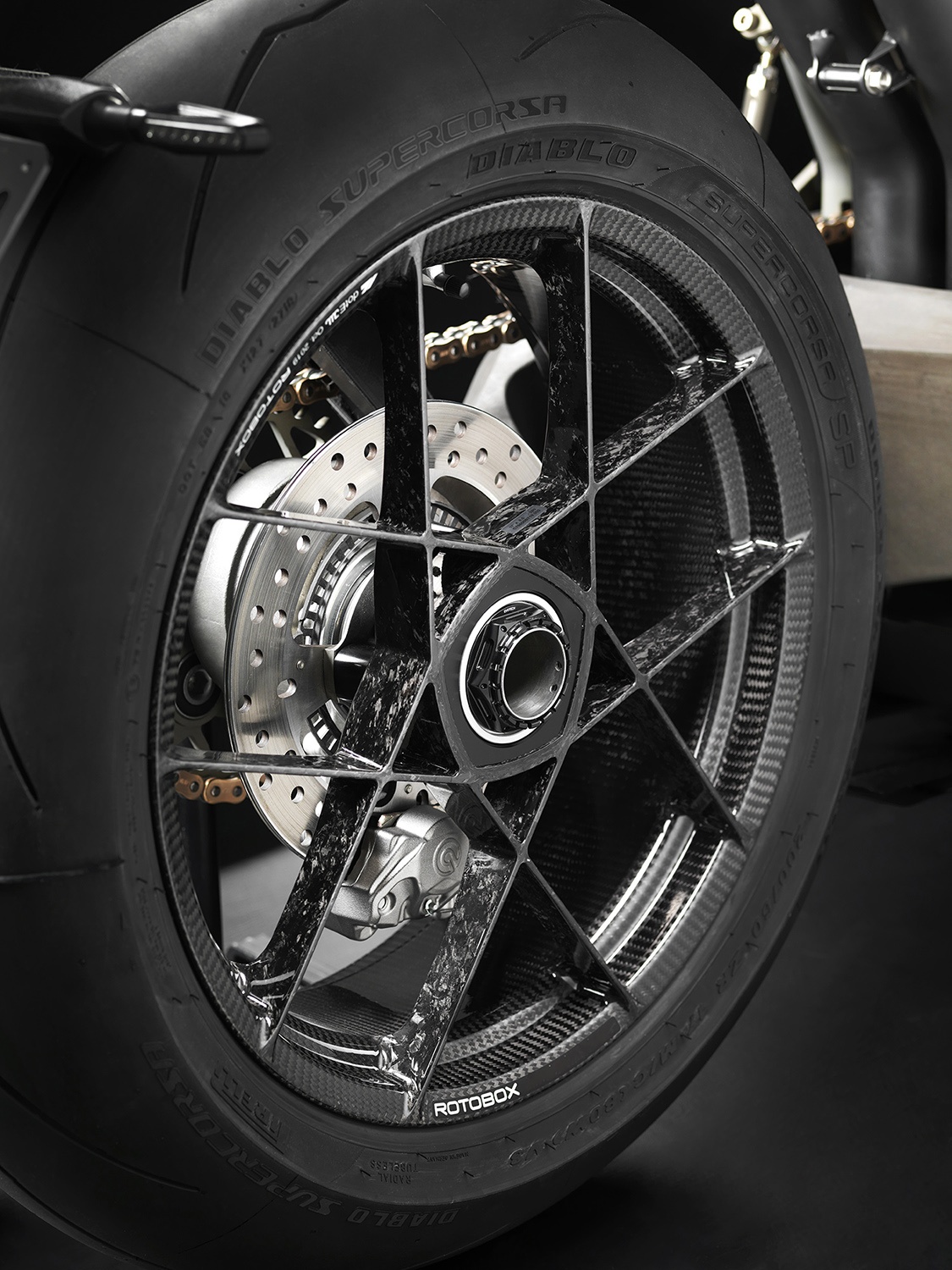 Moto kieu dang quai vat ngoai hanh tinh anh 8