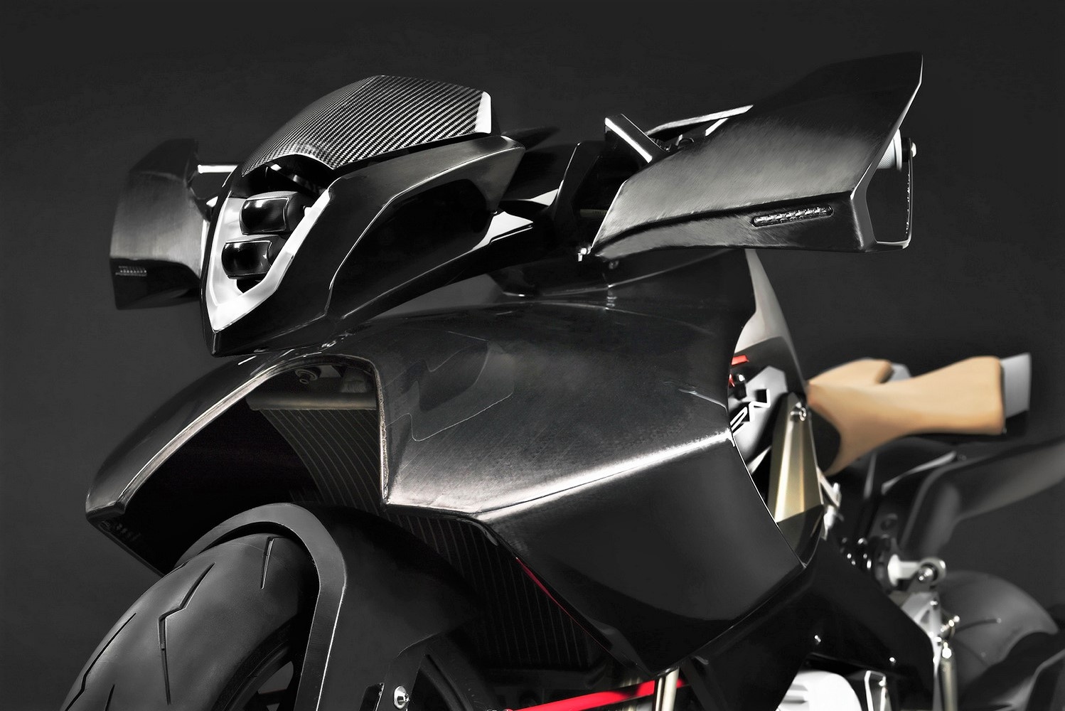 Moto kieu dang quai vat ngoai hanh tinh co gia 90.000 USD hinh anh