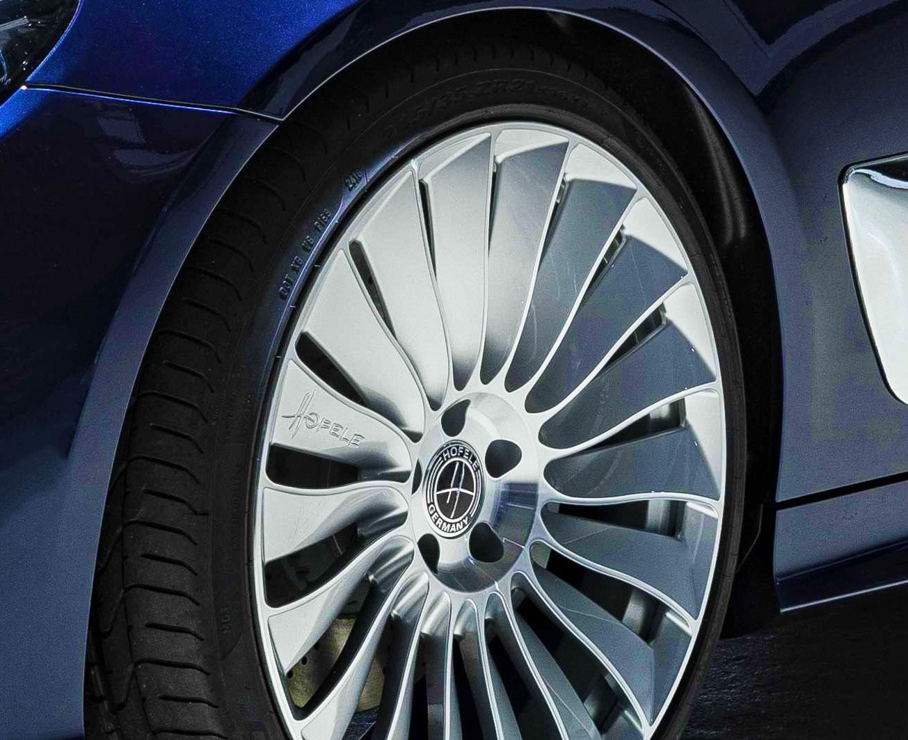 Mercedes-AMG E53 Cabriolet sang trong hon boi Hofele anh 6