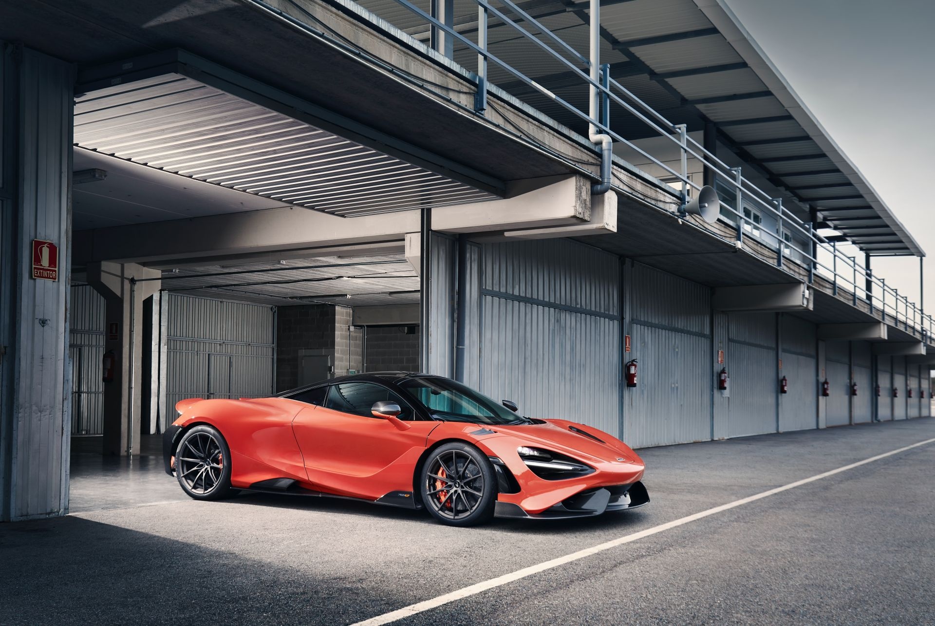 McLaren 765LT đã có giá ảnh 1 McLaren 765LT da co gia anh 1
