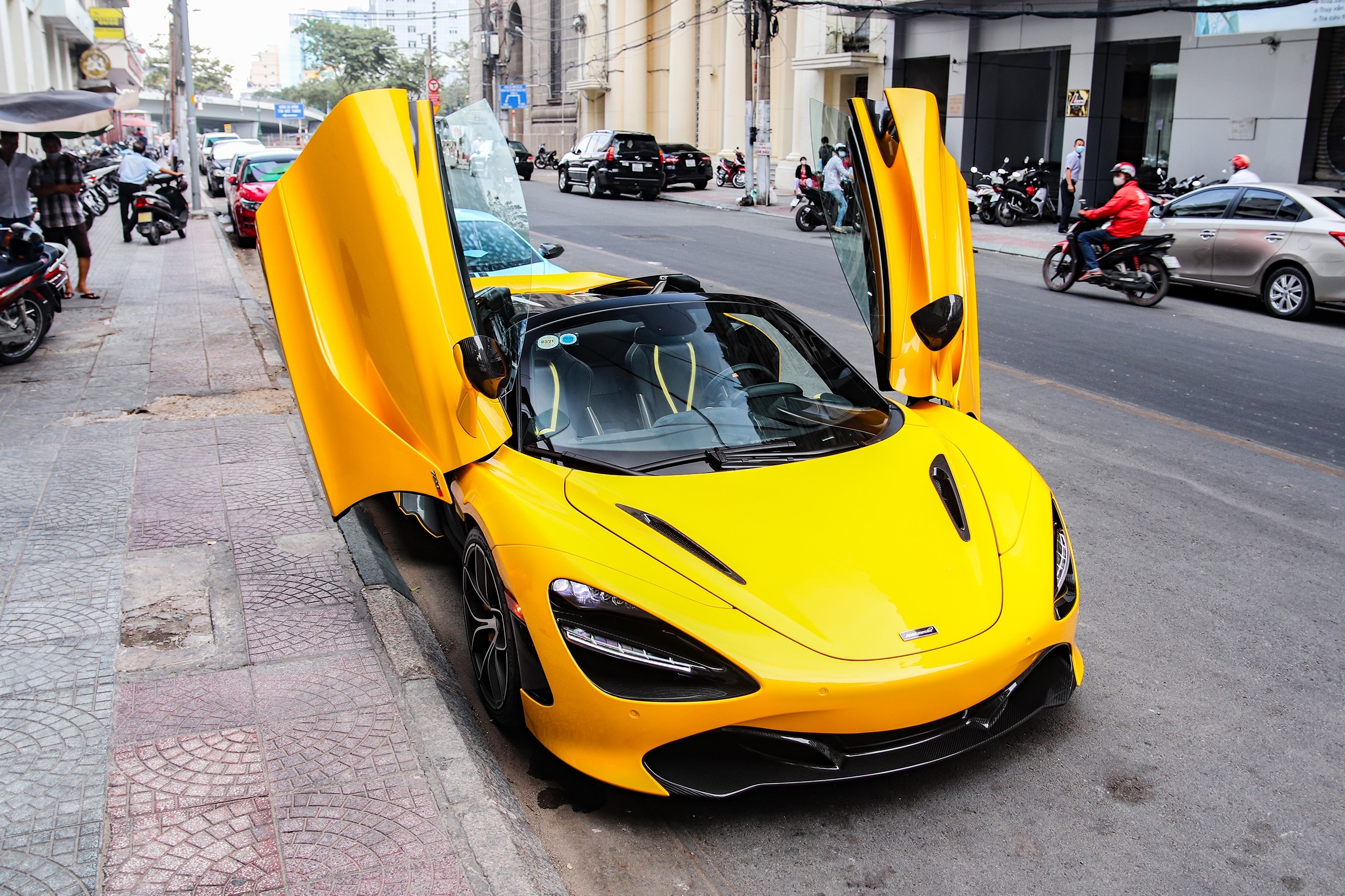 McLaren 720S Spider tai TP.HCM anh 1