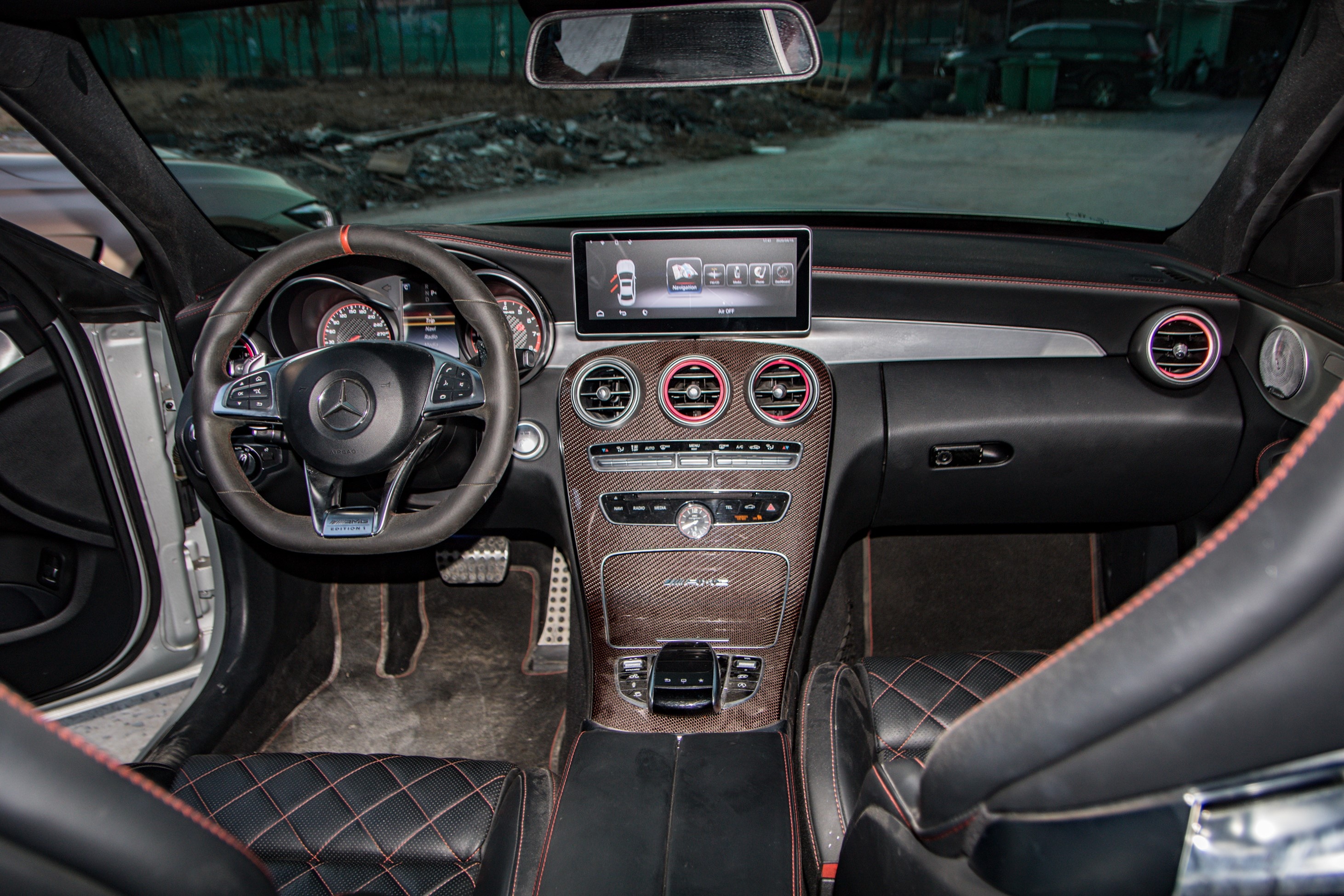 Mercedes-AMG C 63 S từng của Cường Đô La ảnh 7 Mercedes-AMG C 63 S tung cua Cuong Do La anh 7