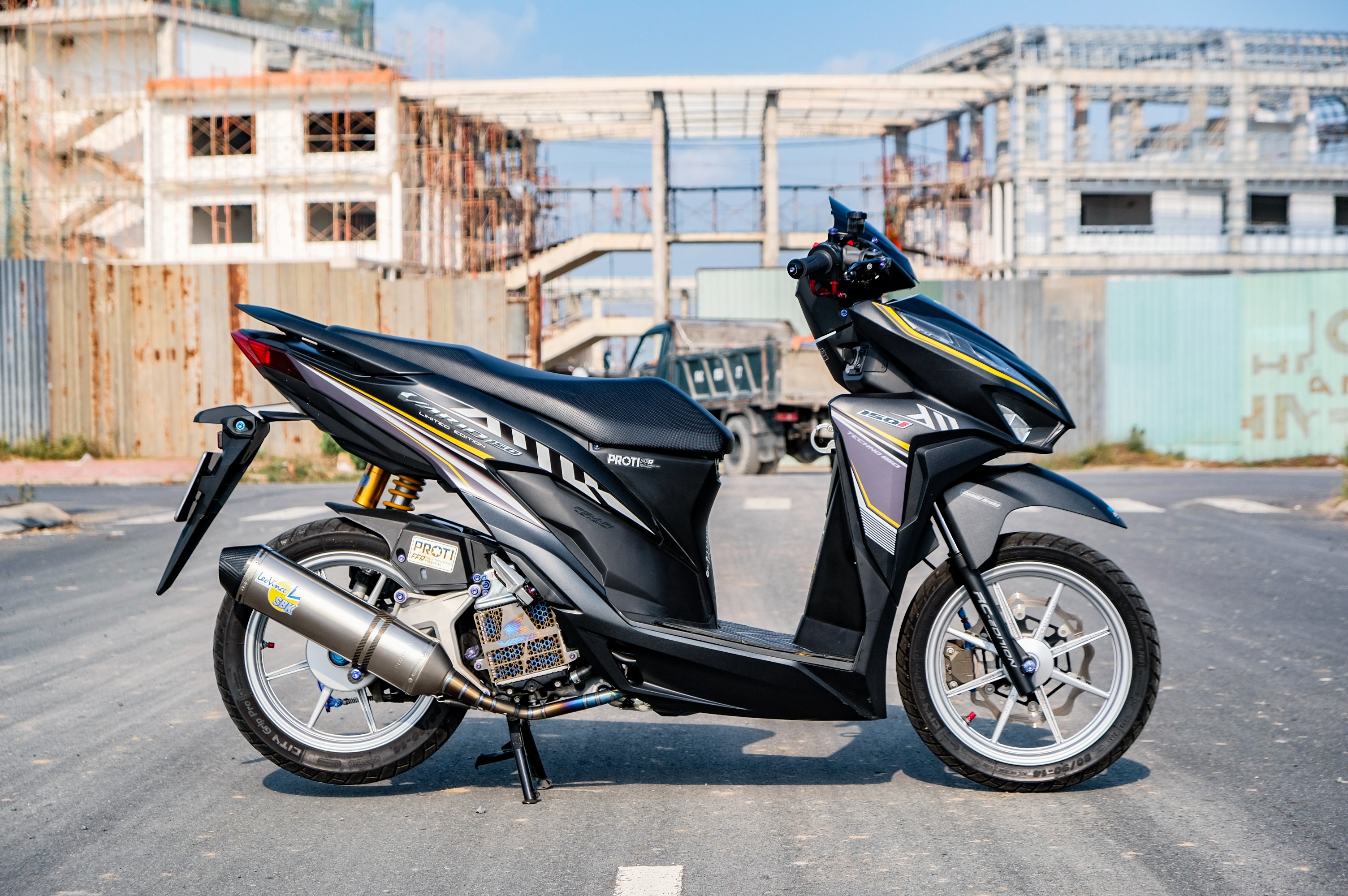 Honda Vario 150 do cua biker Vinh Long anh 3