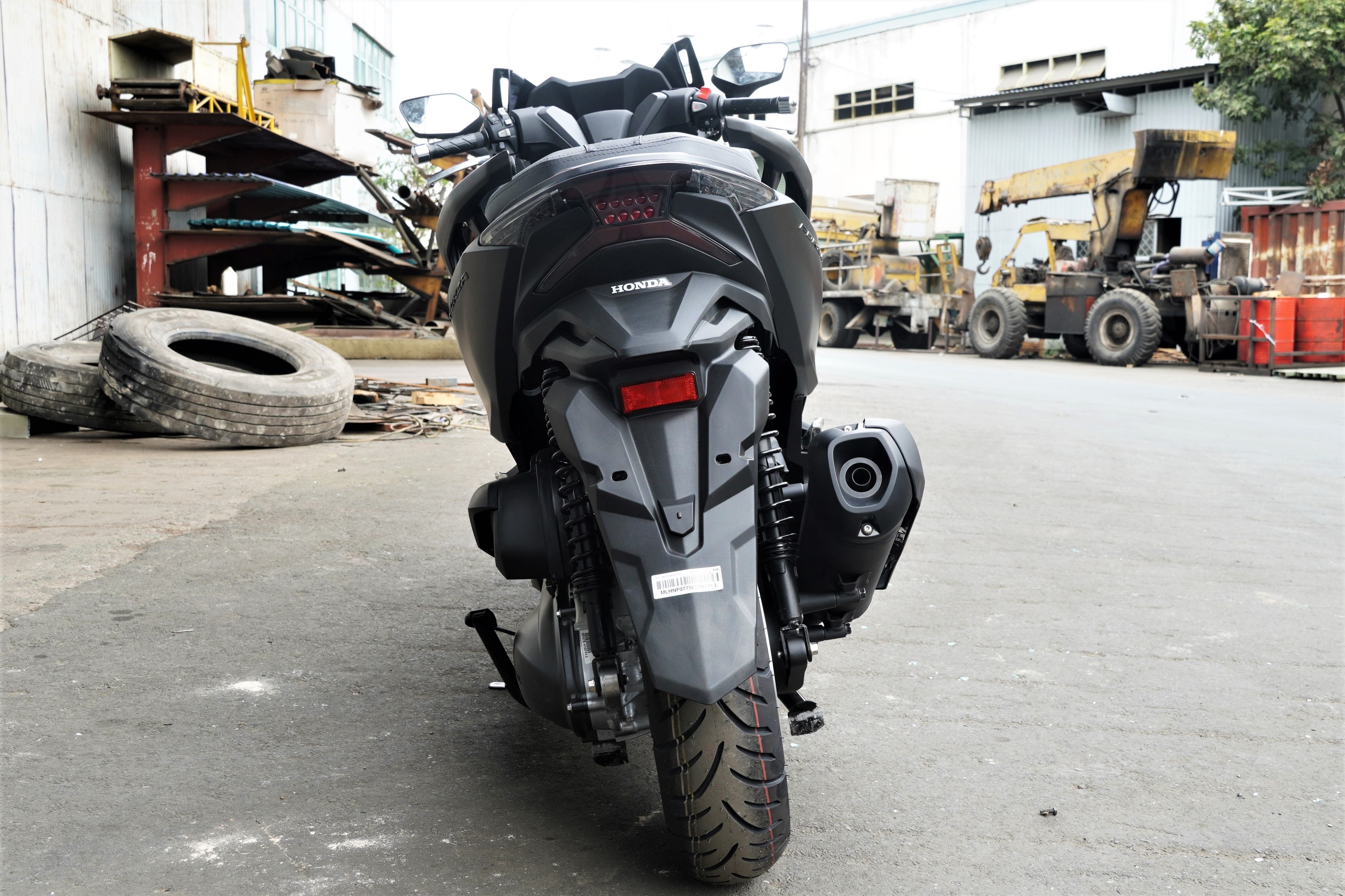 So sánh Forza 300 và SH 300i ảnh 9 So sanh Forza 300 va SH 300i anh 9