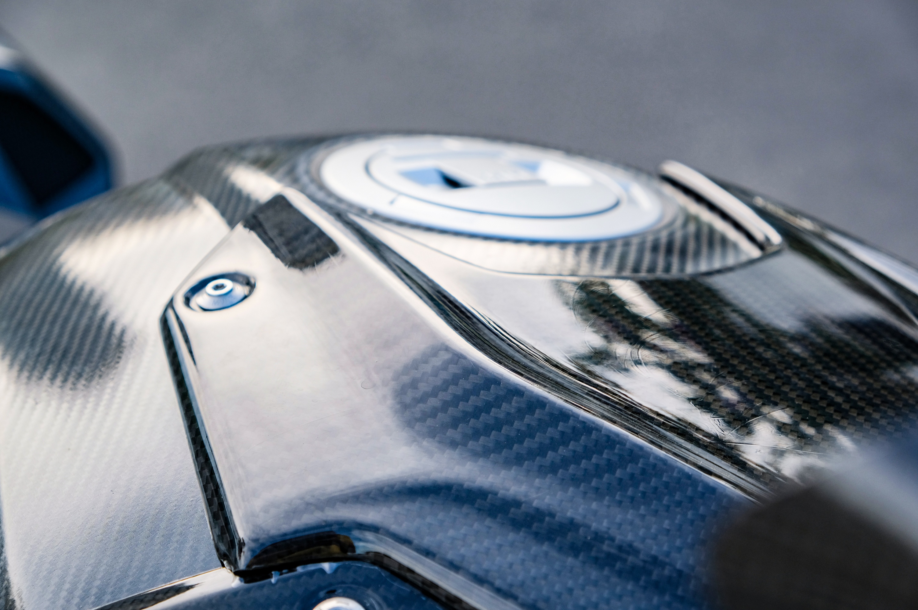 BMW S 1000 RR do dan ao carbon anh 4