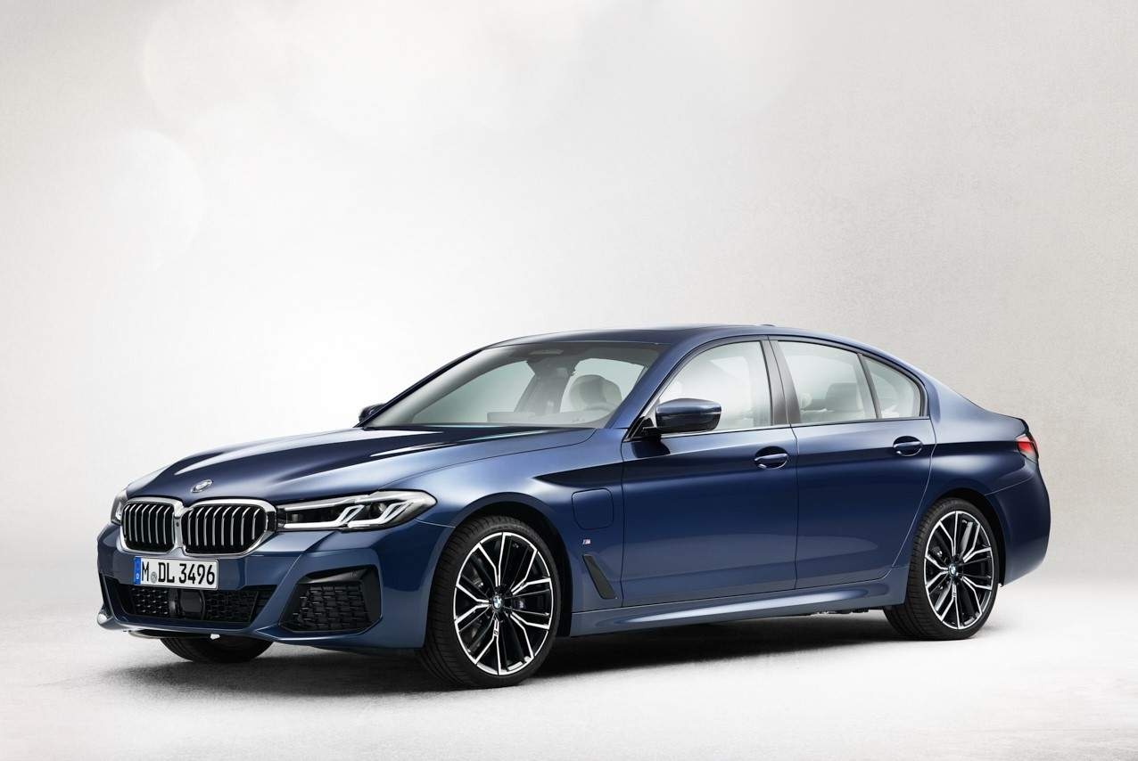 BMW 5 Series facelift lộ diện ảnh 1 BMW 5 Series facelift lo dien anh 1