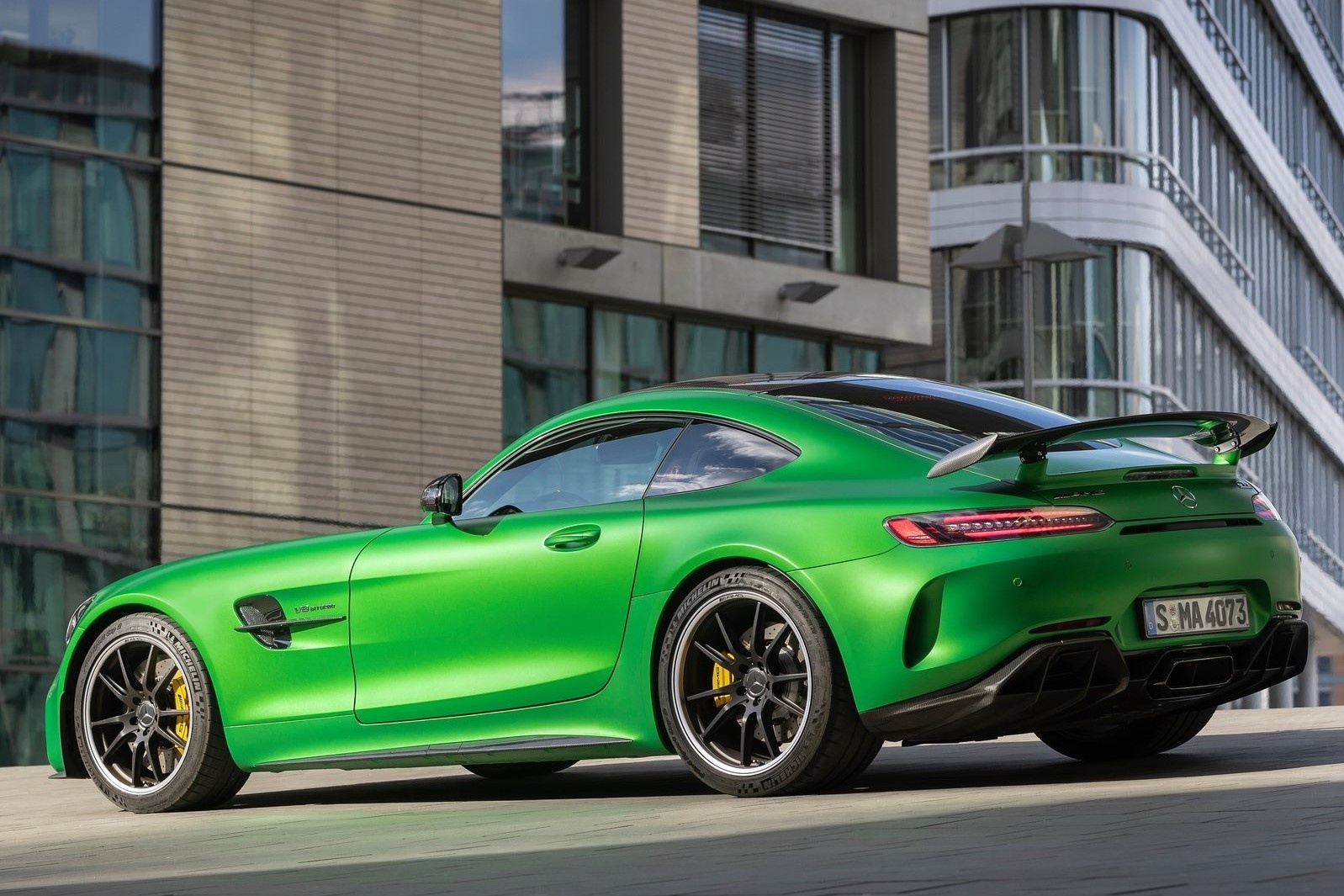 Mercedes-AMG GT R vừa ra mắt VN ảnh 2 Mercedes-AMG GT R vua ra mat VN anh 2