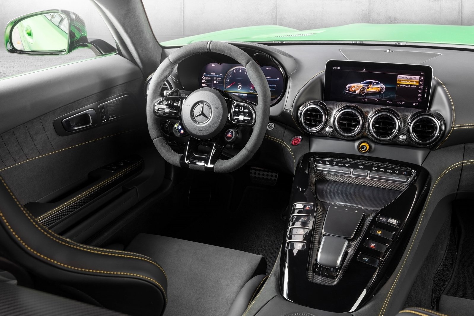 Mercedes-AMG GT R vừa ra mắt VN ảnh 5 Mercedes-AMG GT R vua ra mat VN anh 5