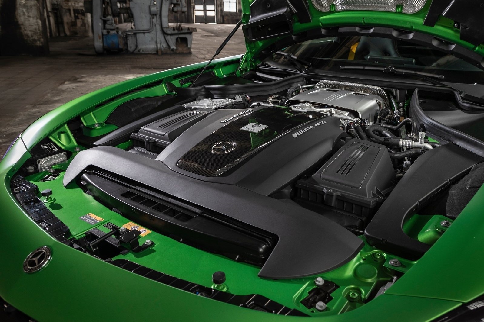 Mercedes-AMG GT R vừa ra mắt VN ảnh 7 Mercedes-AMG GT R vua ra mat VN anh 7