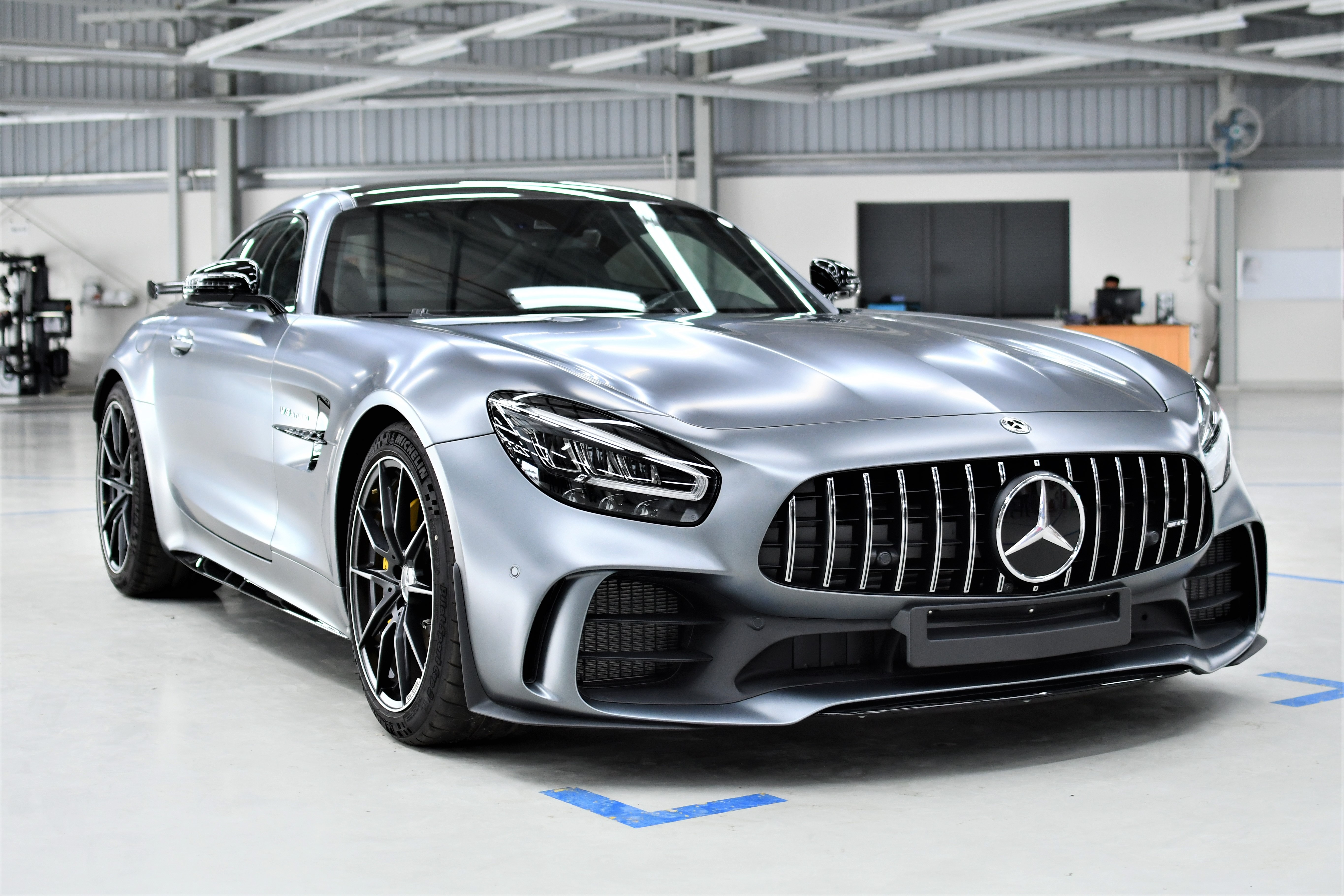 Chi tiet Mercedes-AMG GT R gia 11,59 ty tai Viet Nam hinh anh