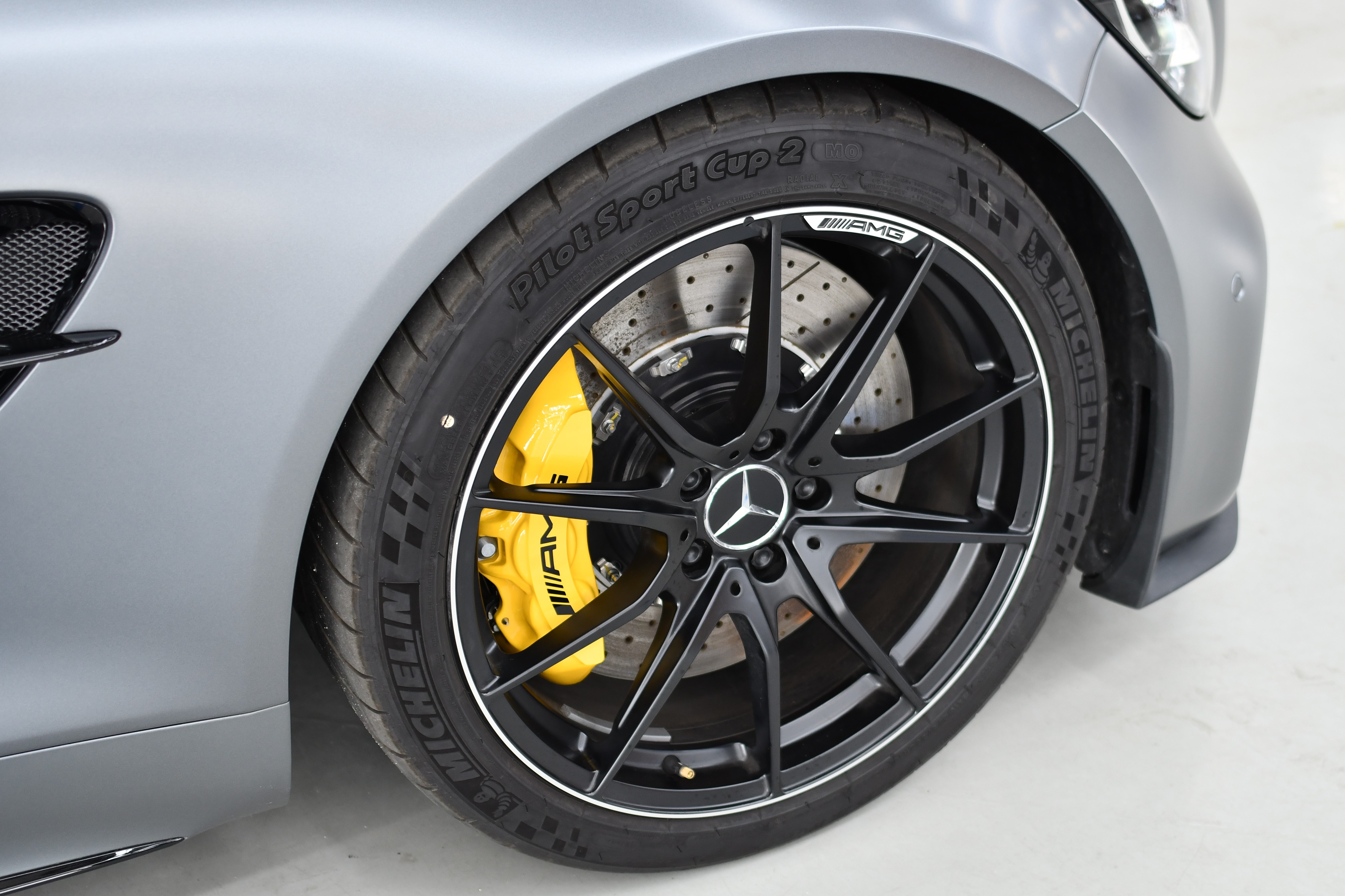 Chi tiet Mercedes-AMG GT R tai Viet Nam anh 6