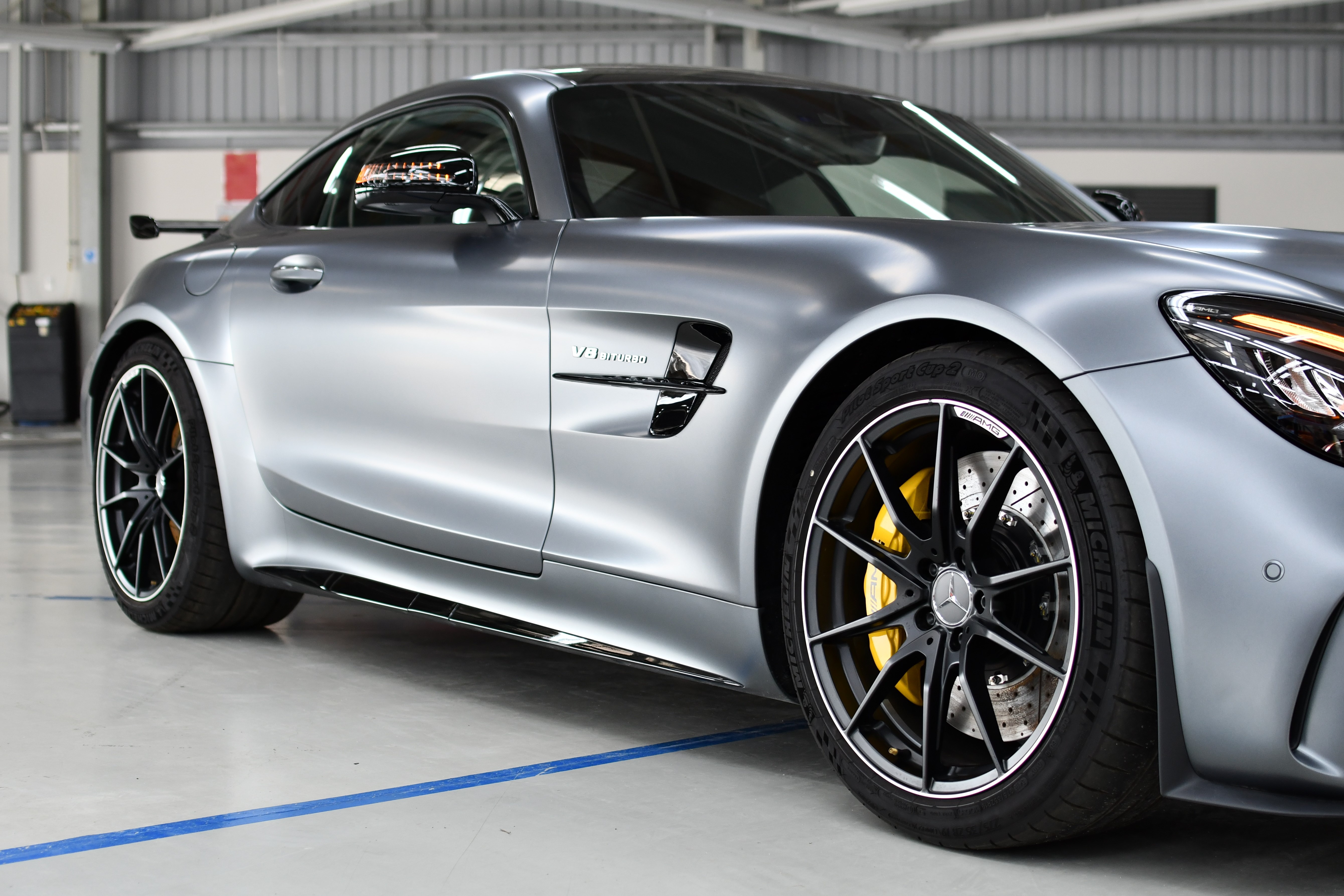 Chi tiet Mercedes-AMG GT R tai Viet Nam anh 7