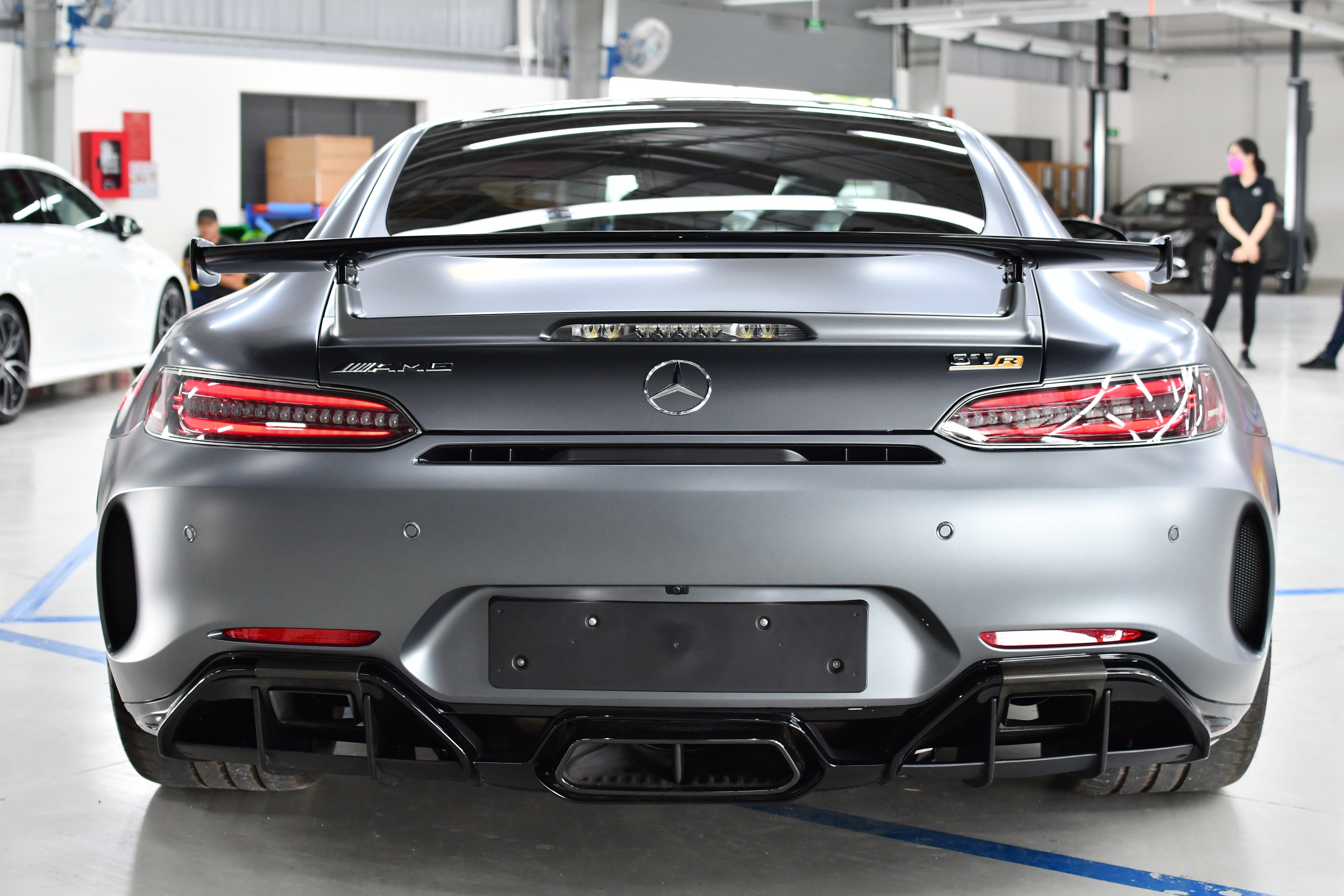 Chi tiet Mercedes-AMG GT R tai Viet Nam anh 5