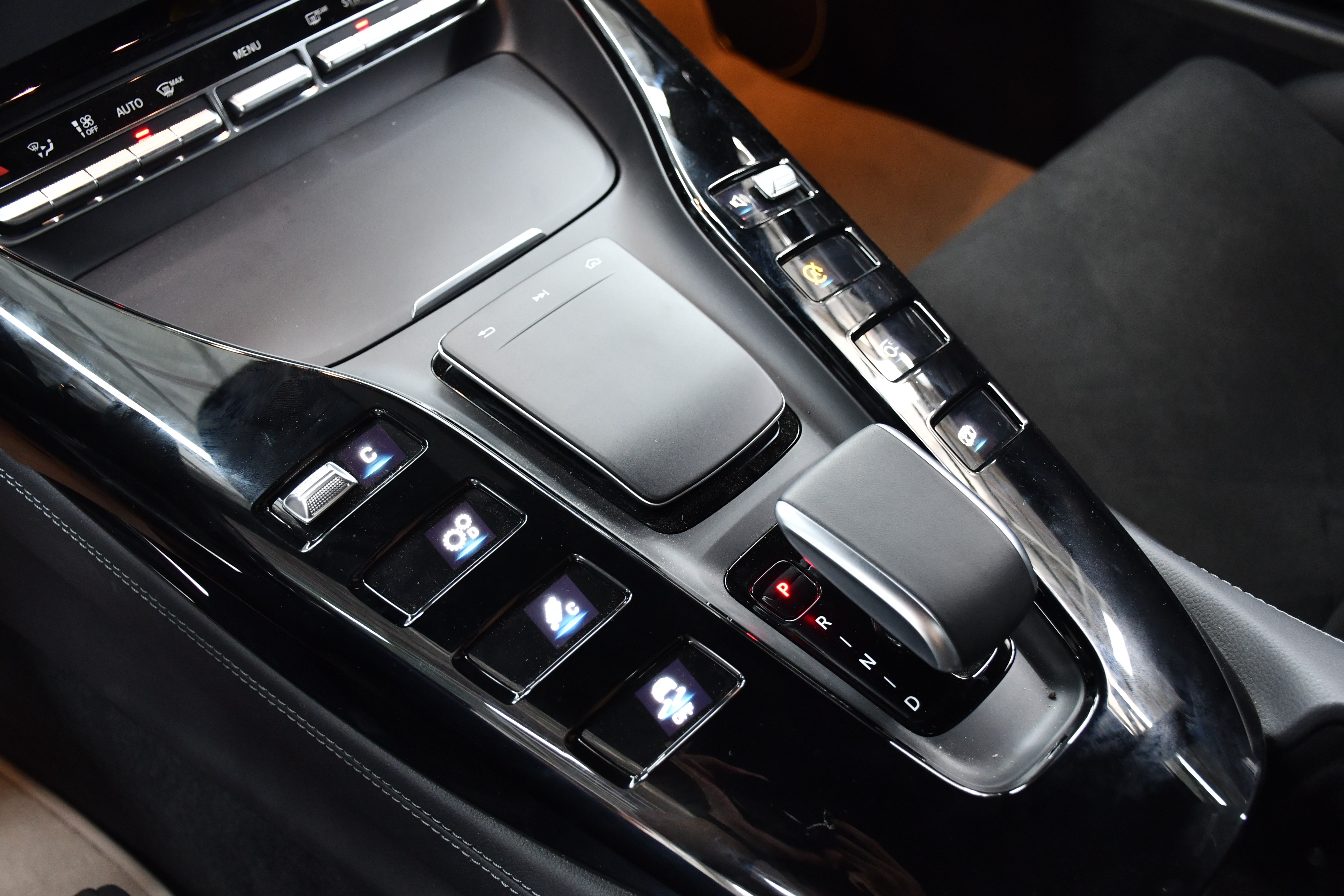 Chi tiet Mercedes-AMG GT R tai Viet Nam anh 11