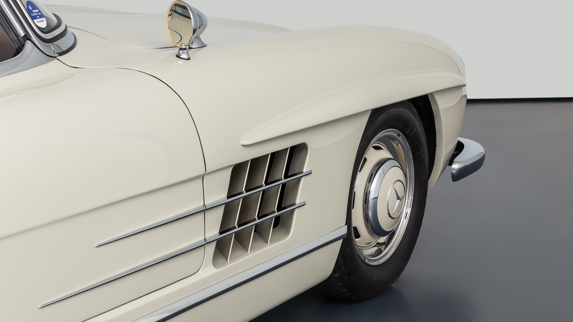 Mercedes-Benz 300 SL Roadster gia 1 trieu USD anh 9