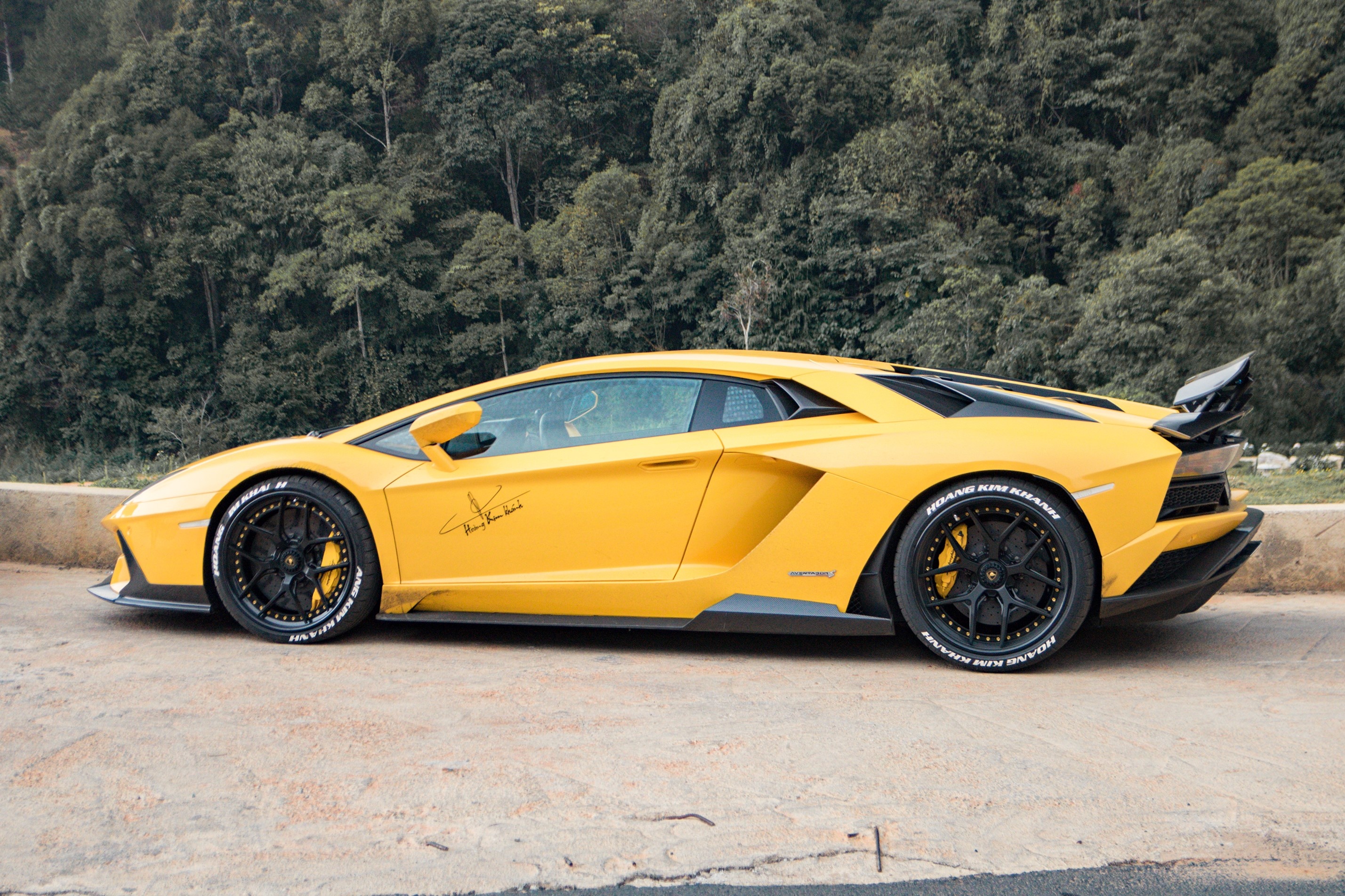 Lamborghini Aventador S lot xac voi goi do 70.000 USD anh 11