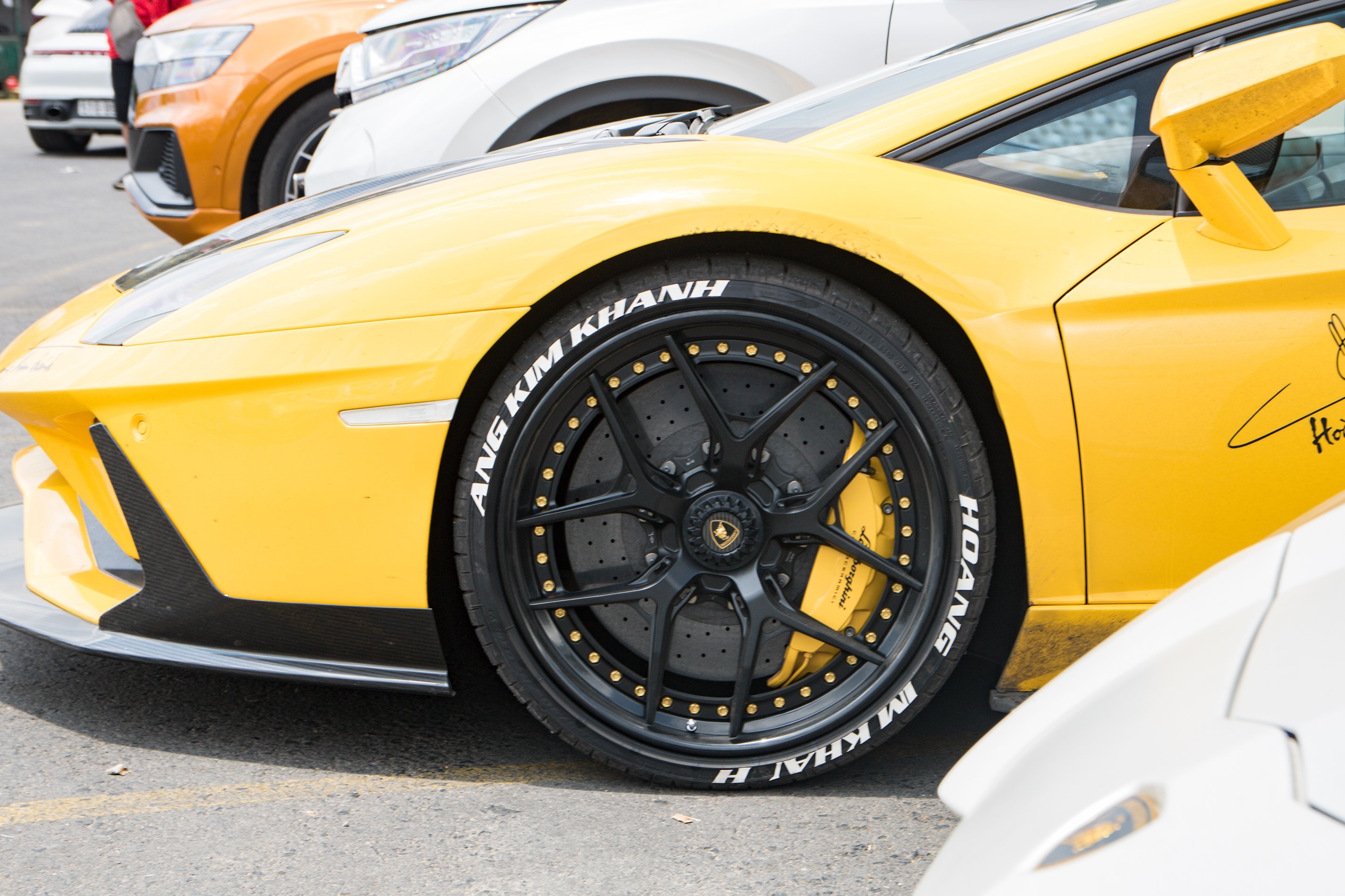 Lamborghini Aventador S lot xac voi goi do 70.000 USD anh 6