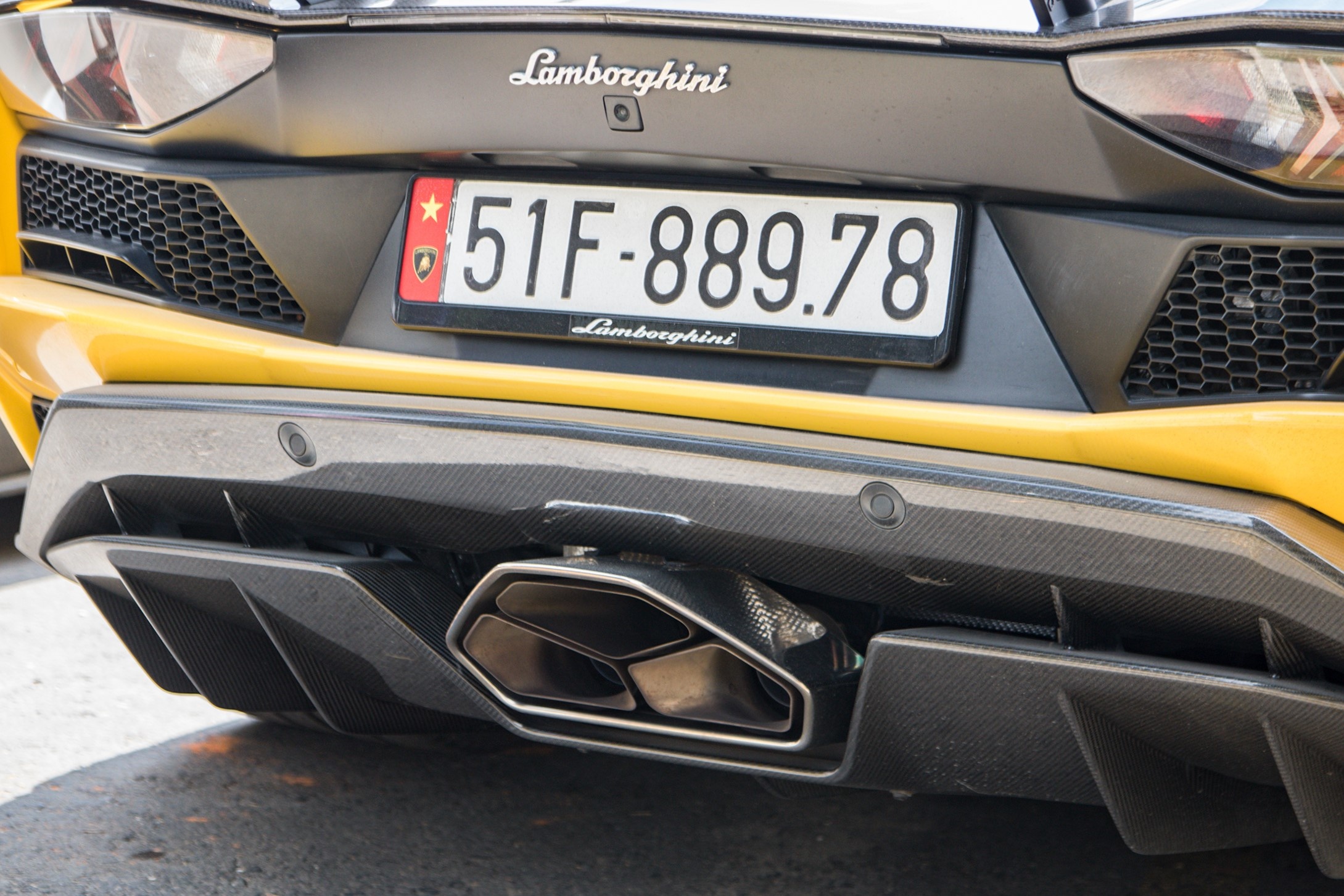 Lamborghini Aventador S lot xac voi goi do 70.000 USD anh 8