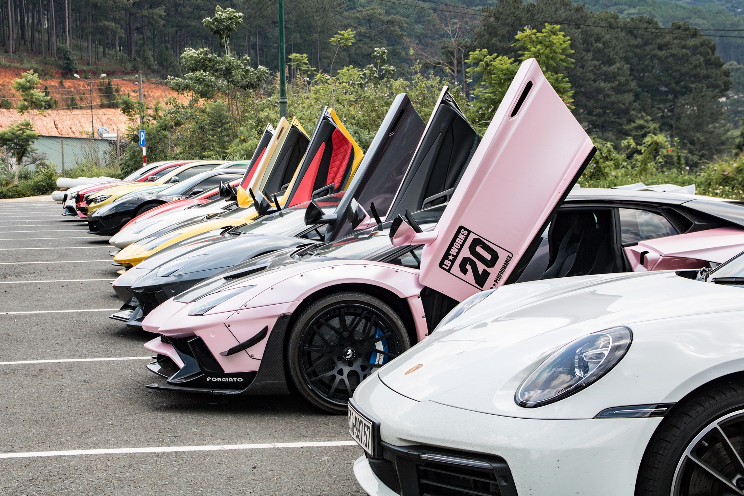 Lamborghini Aventador S lot xac voi goi do 70.000 USD anh 1