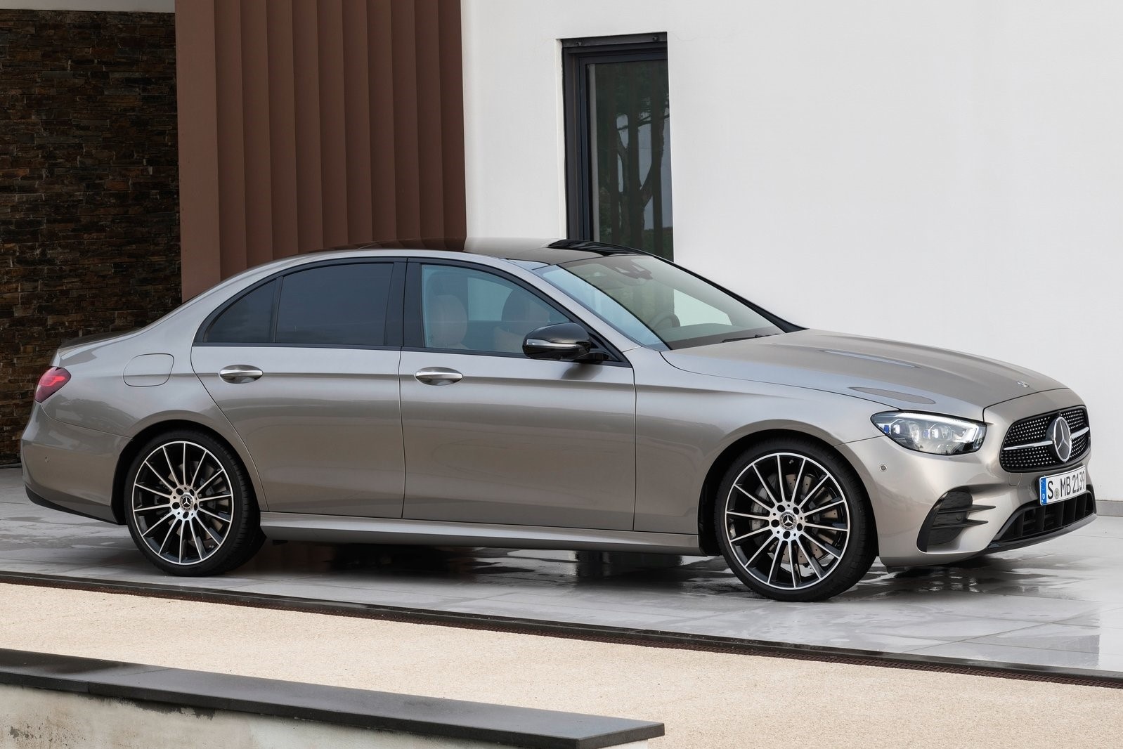Mercedes-Benz E-Class vô-lăng mới ảnh 5 Mercedes-Benz E-Class vo-lang moi anh 5