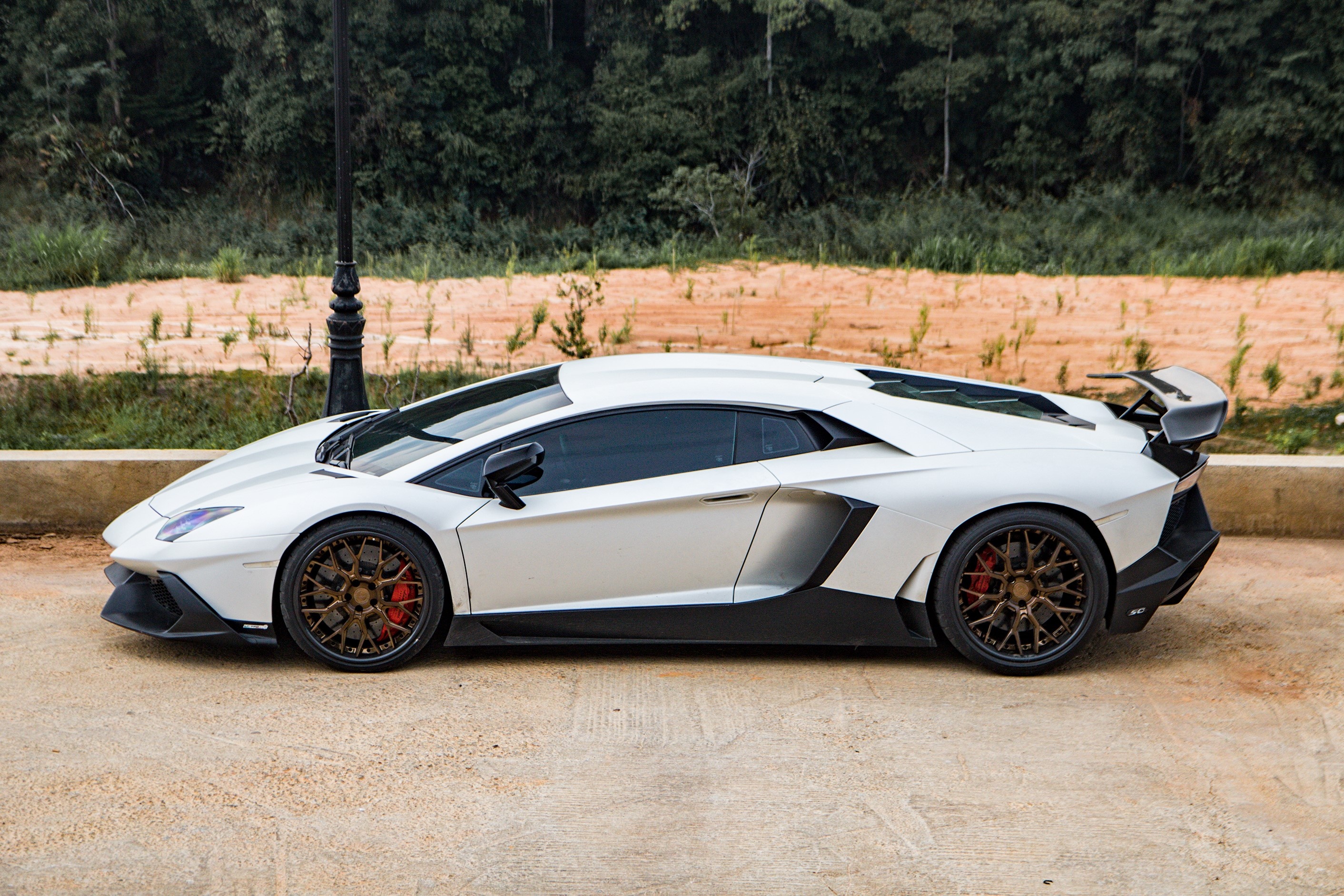 4 chiec Lamborghini Aventador do khung anh 6