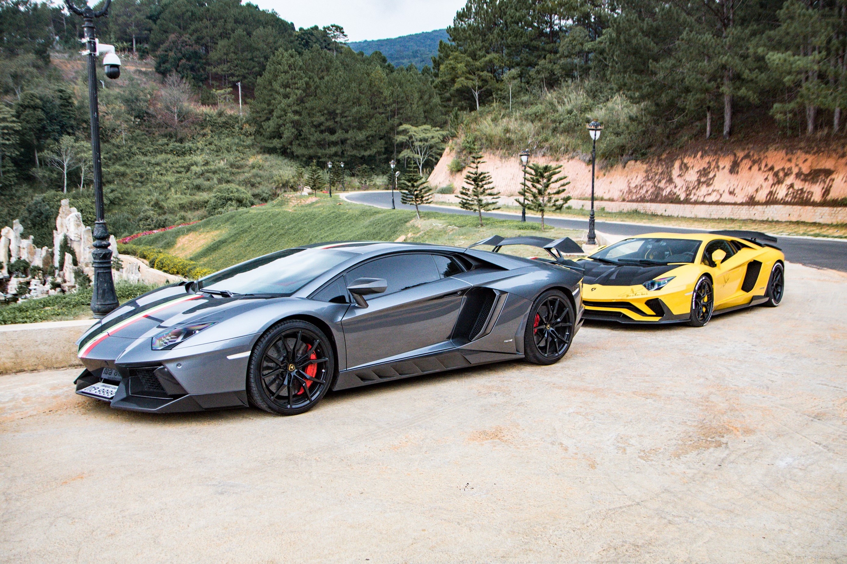 4 chiec Lamborghini Aventador do khung anh 2
