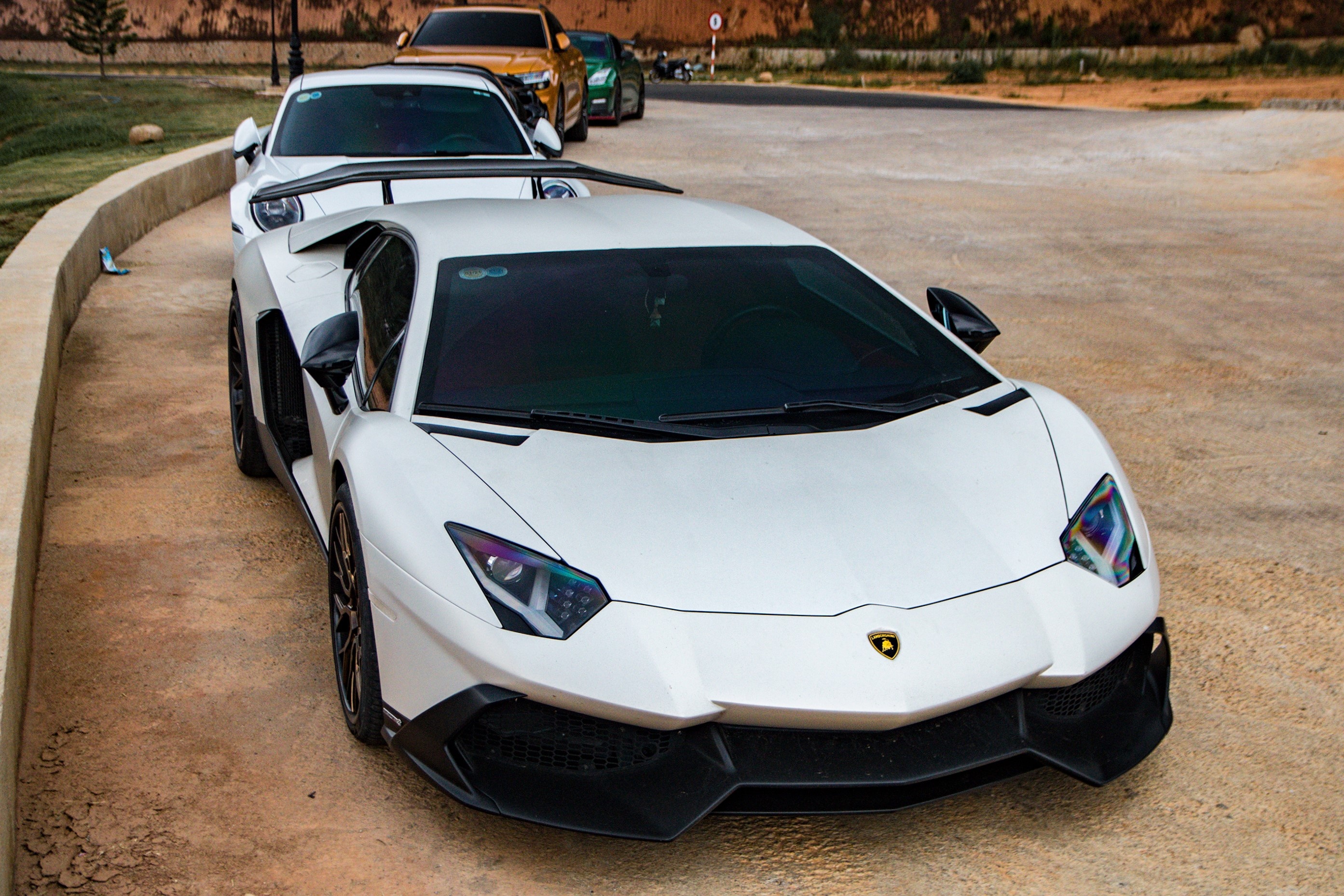 4 chiec Lamborghini Aventador do khung anh 5
