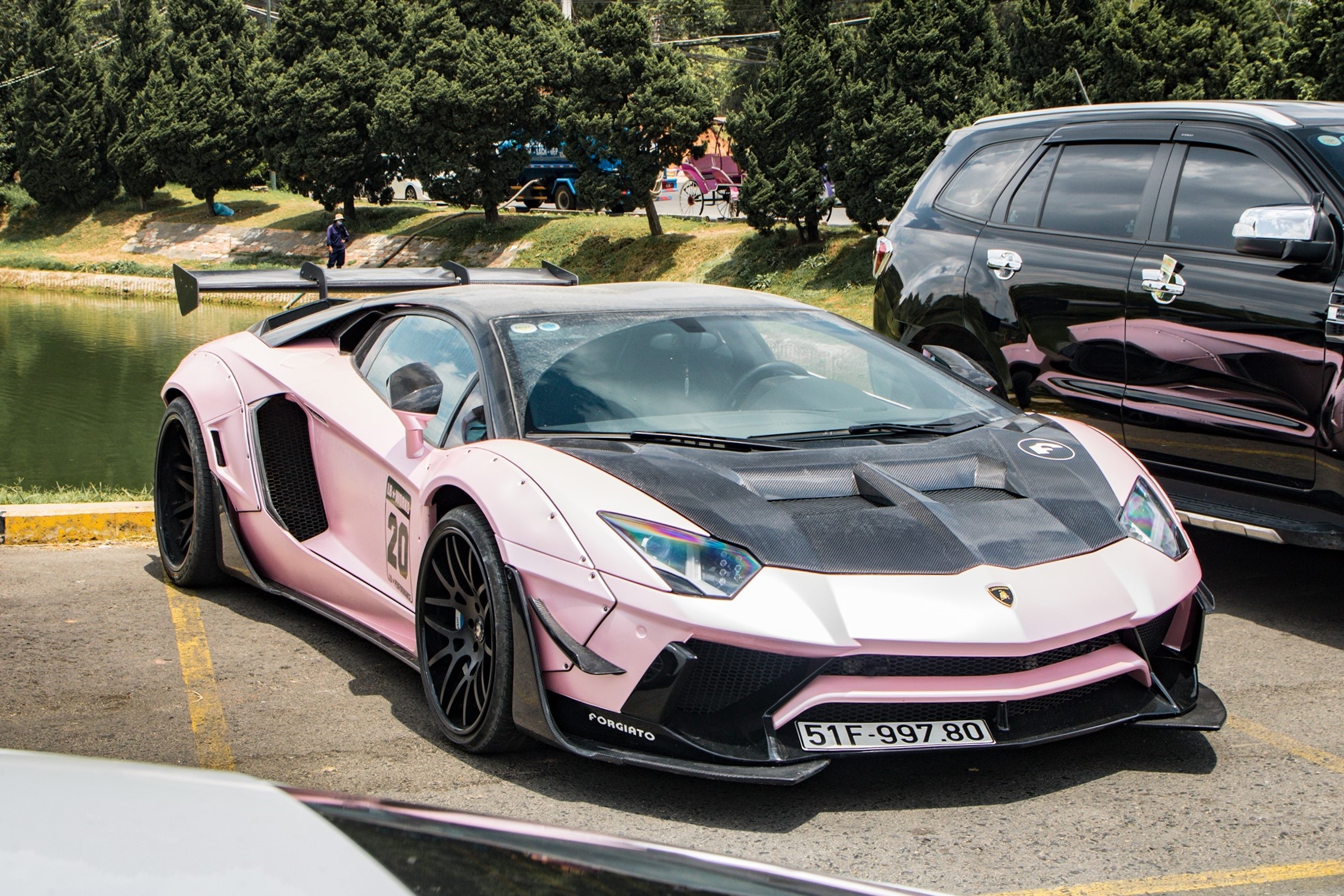 4 chiec Lamborghini Aventador do khung anh 9