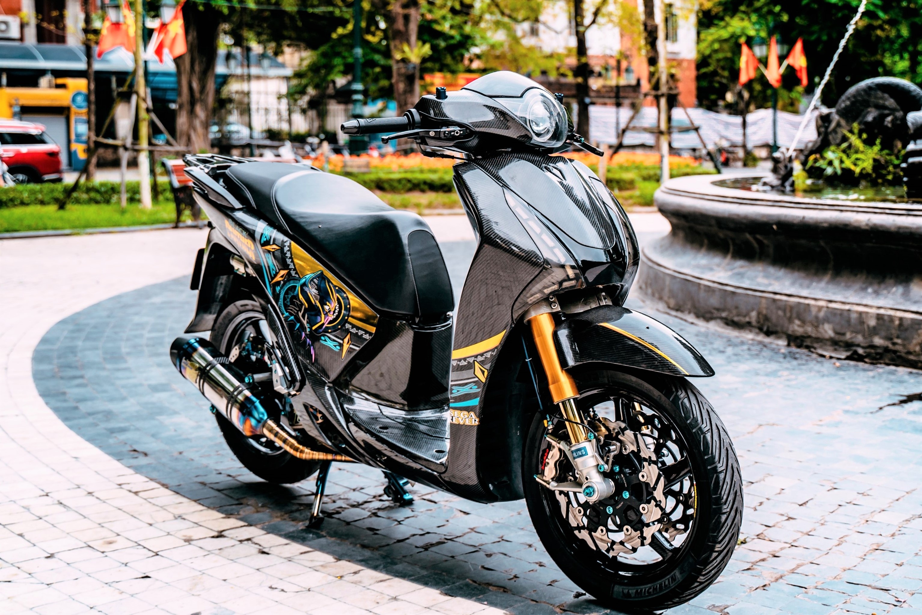 Biker Ha Noi chi 700 trieu dong do lai Honda SH 150i hinh anh