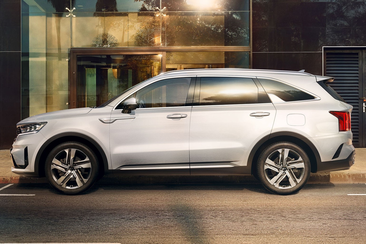 Hyundai Santa Fe 2021 dau Kia Sorento 2021 anh 12