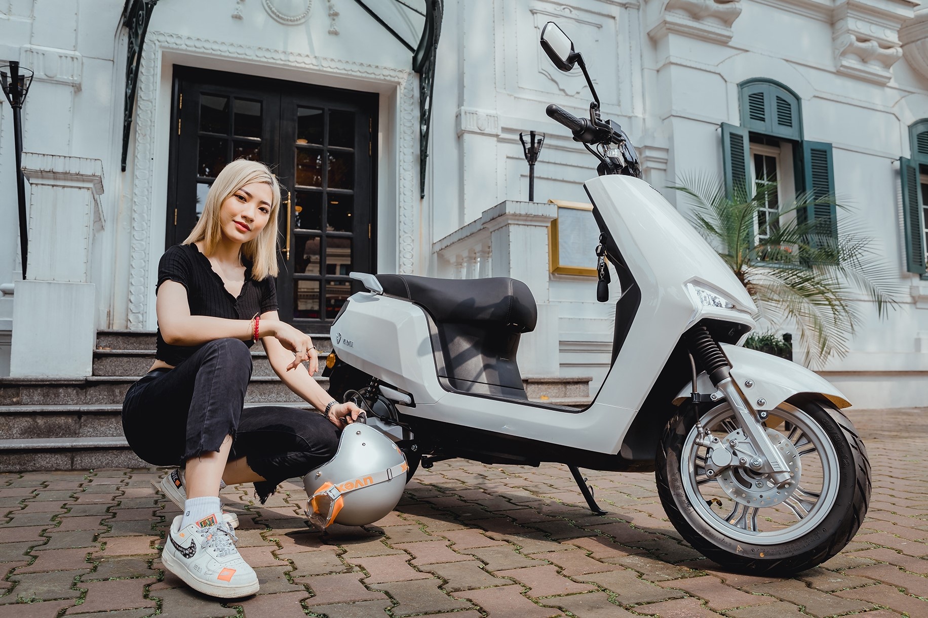 Xe may dien Yadea BuyE ra mat, gia 22 trieu dong hinh anh