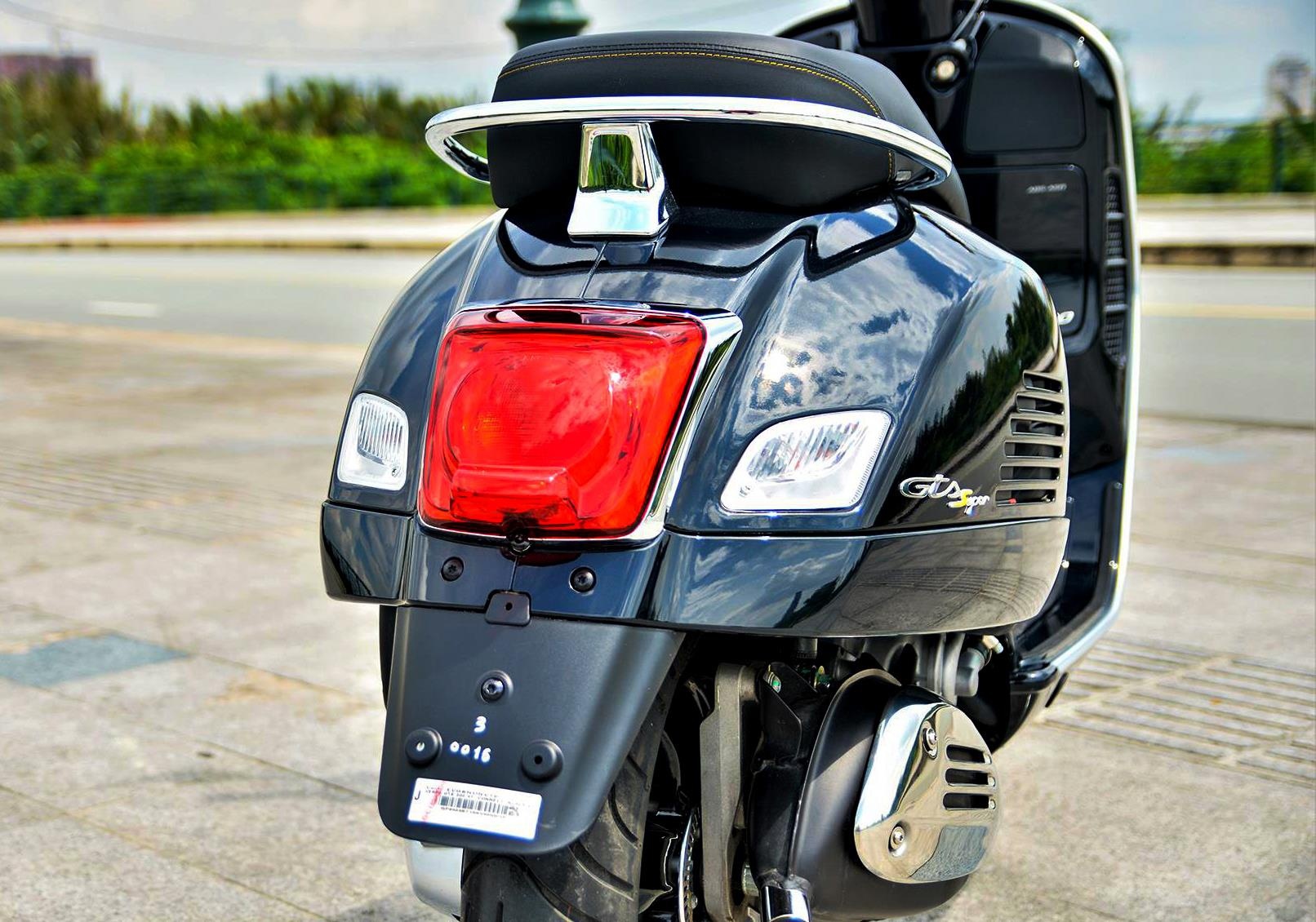 Vespa Sei Giorni II có gì hơn GTS Super Tech 300? ảnh 6 Vespa Sei Giorni II co gi hon GTS Super Tech 300? anh 6
