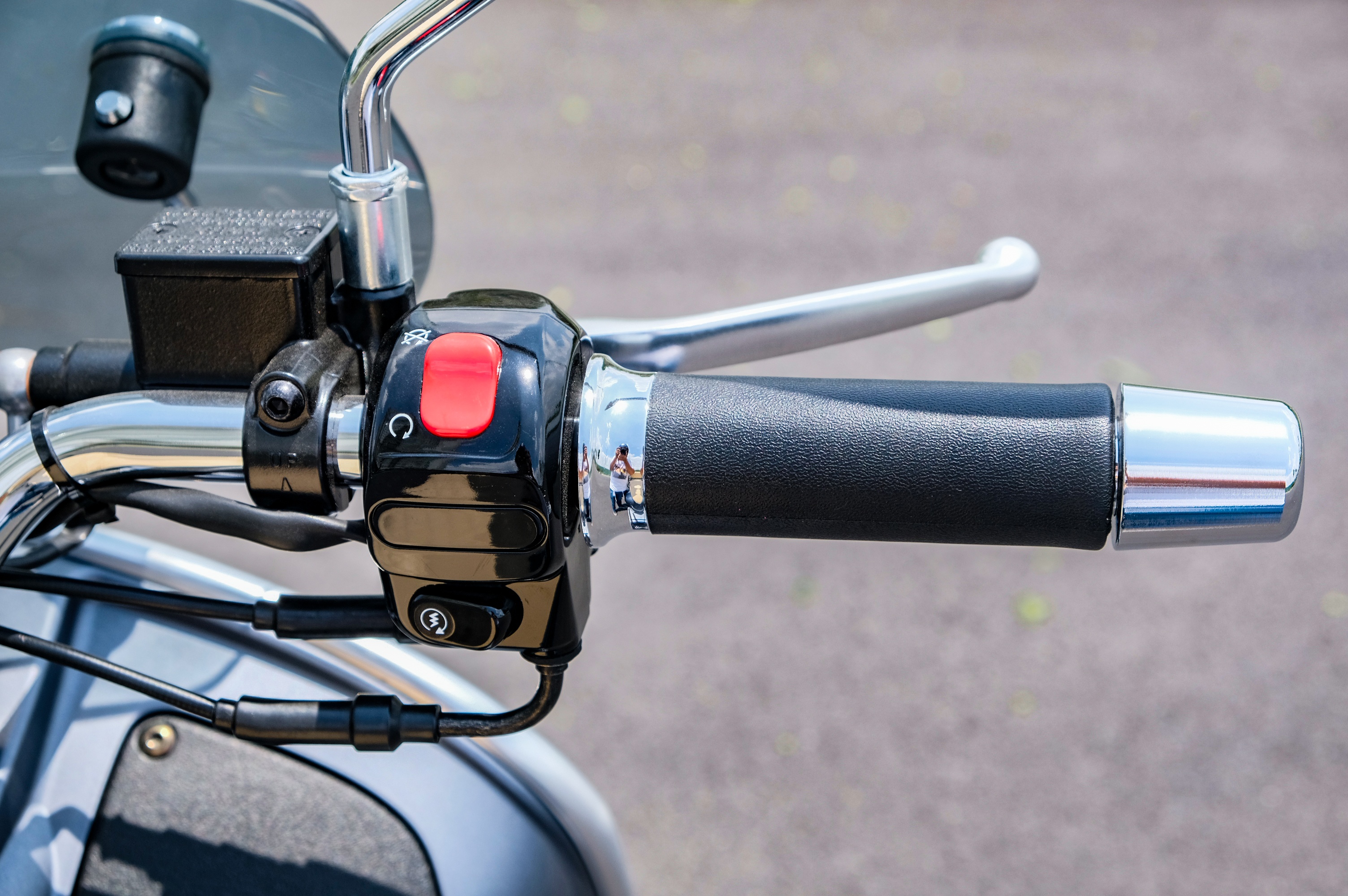 Vespa Sei Giorni II có gì hơn GTS Super Tech 300? ảnh 9 Vespa Sei Giorni II co gi hon GTS Super Tech 300? anh 9