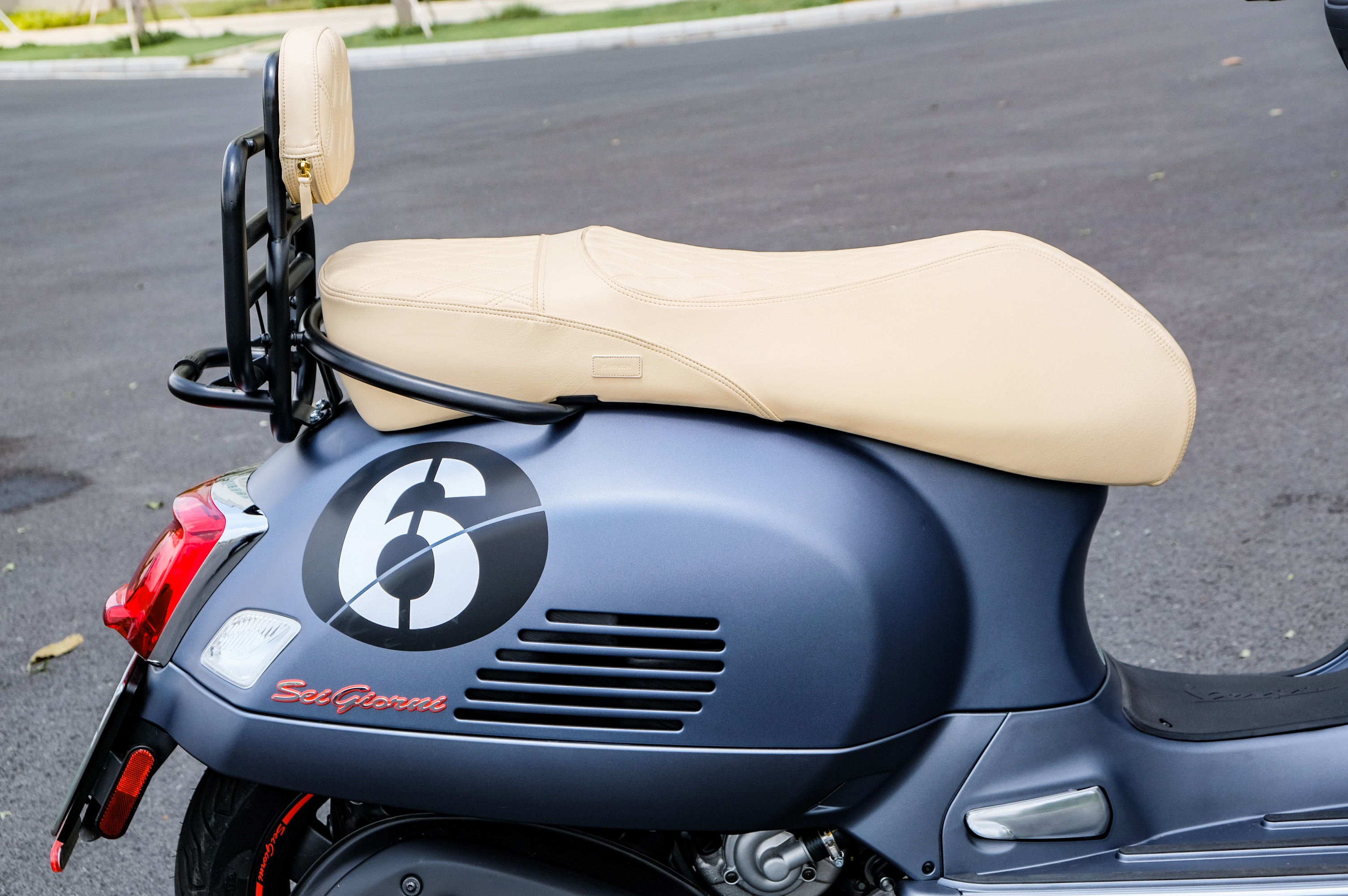 Vespa Sei Giorni II có gì hơn GTS Super Tech 300? ảnh 13 Vespa Sei Giorni II co gi hon GTS Super Tech 300? anh 13
