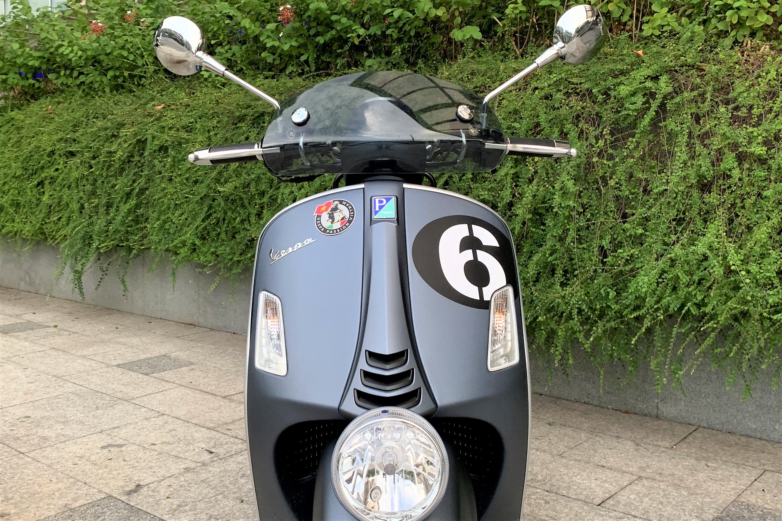 Vespa Sei Giorni II có gì hơn GTS Super Tech 300? ảnh 7 Vespa Sei Giorni II co gi hon GTS Super Tech 300? anh 7