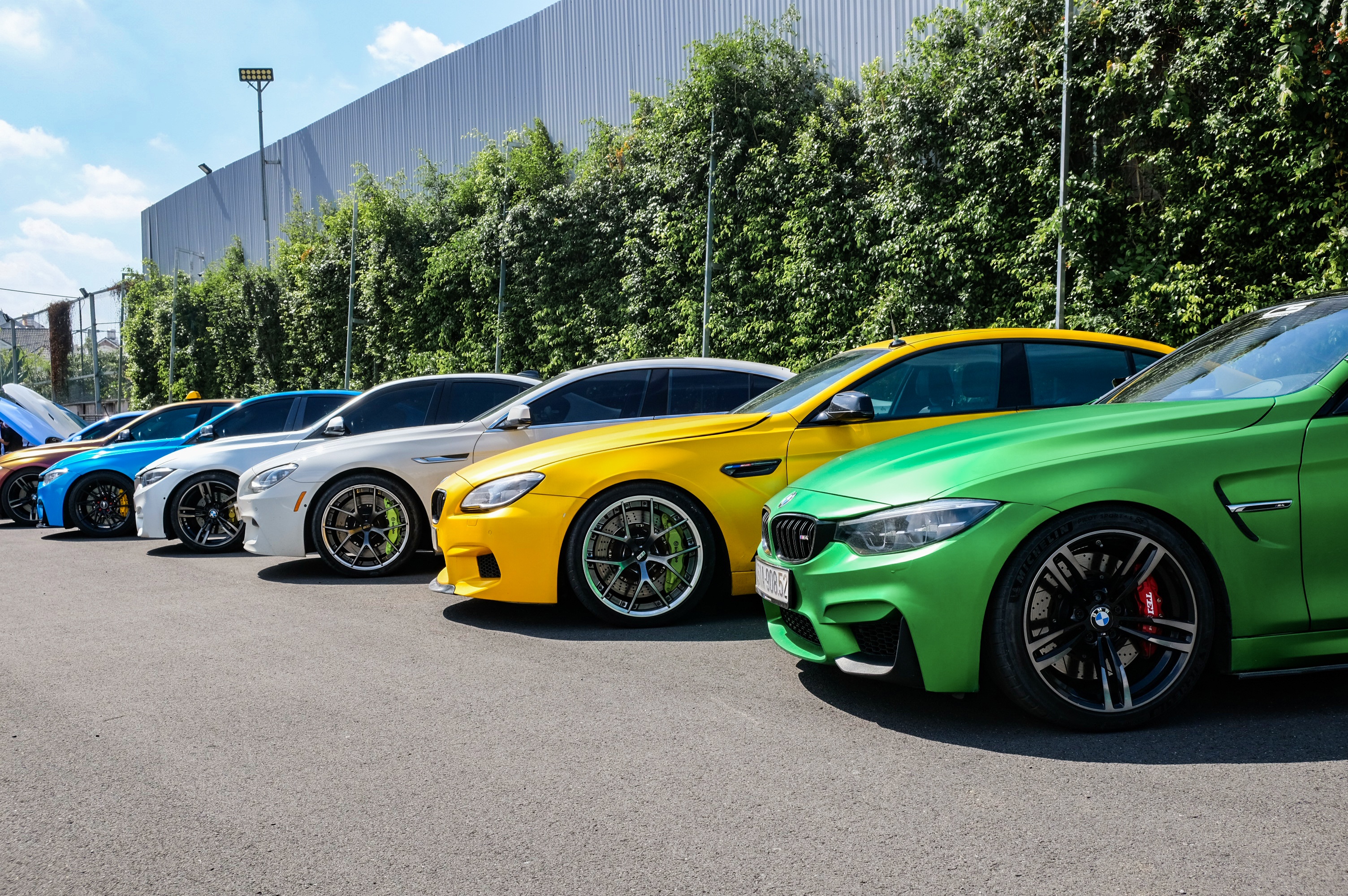 Hang chuc chiec BMW tu hop anh 5