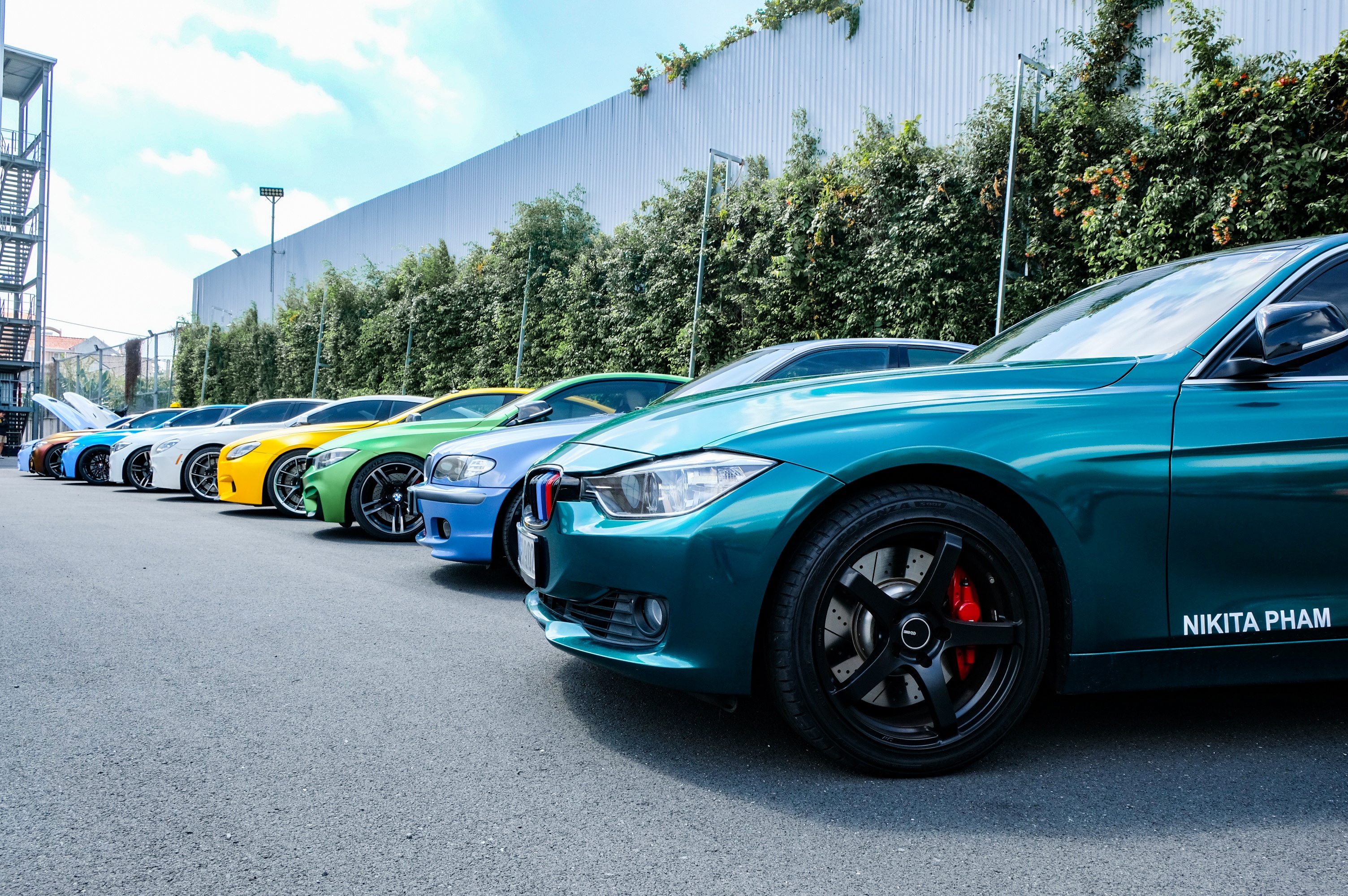 Hang chuc chiec BMW tu hop anh 3