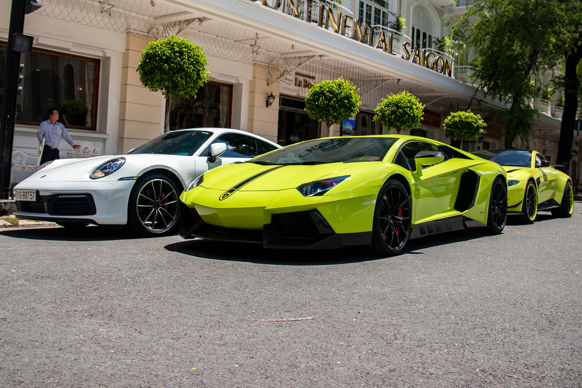 Bo doi sieu xe mau doc, bien so dep hop mat tai TP.HCM hinh anh