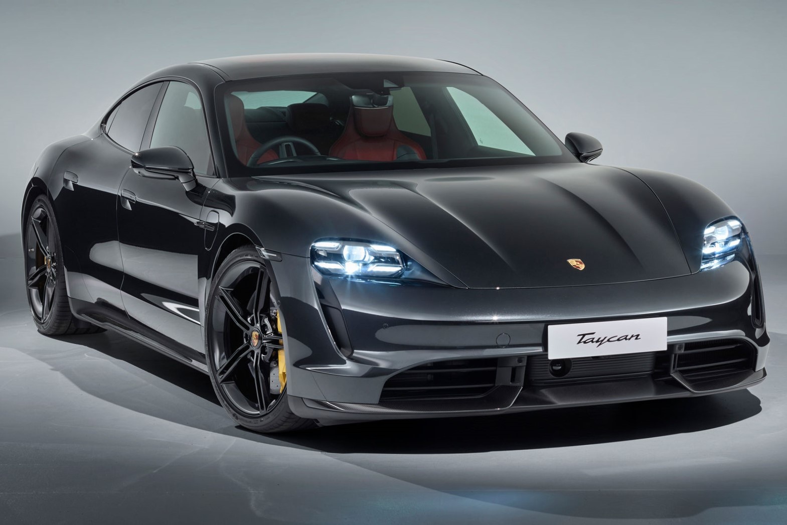 Porsche Taycan co gia tu 132.700 USD tai Australia, sap ra mat VN hinh anh