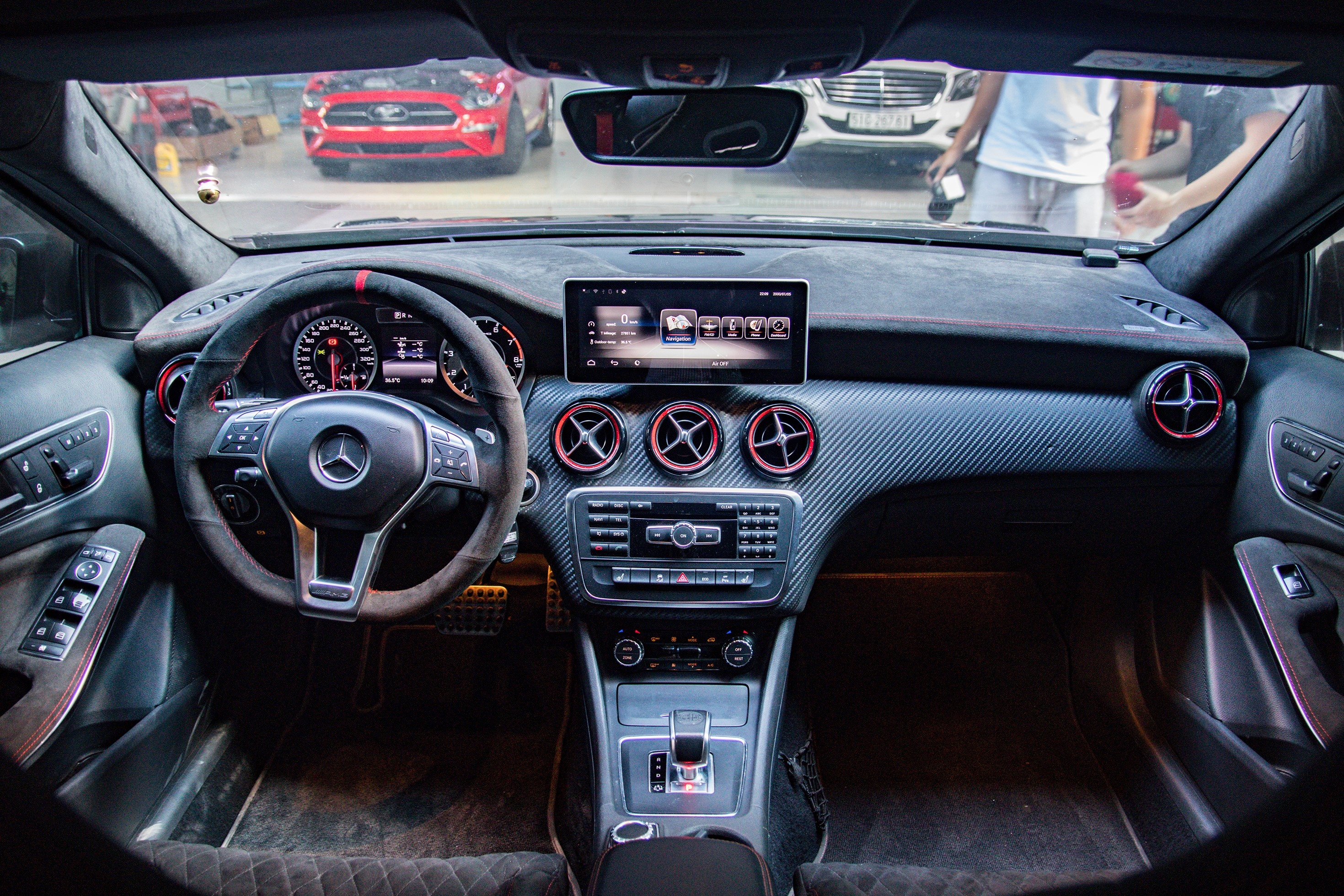 Mercedes-AMG A 45 do mau son chuyen sac anh 10