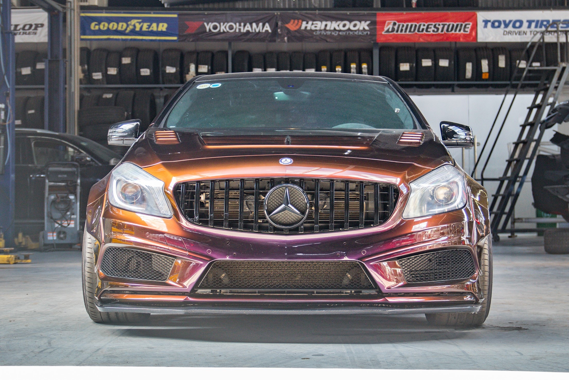 Mercedes-AMG A 45 do mau son chuyen sac anh 2