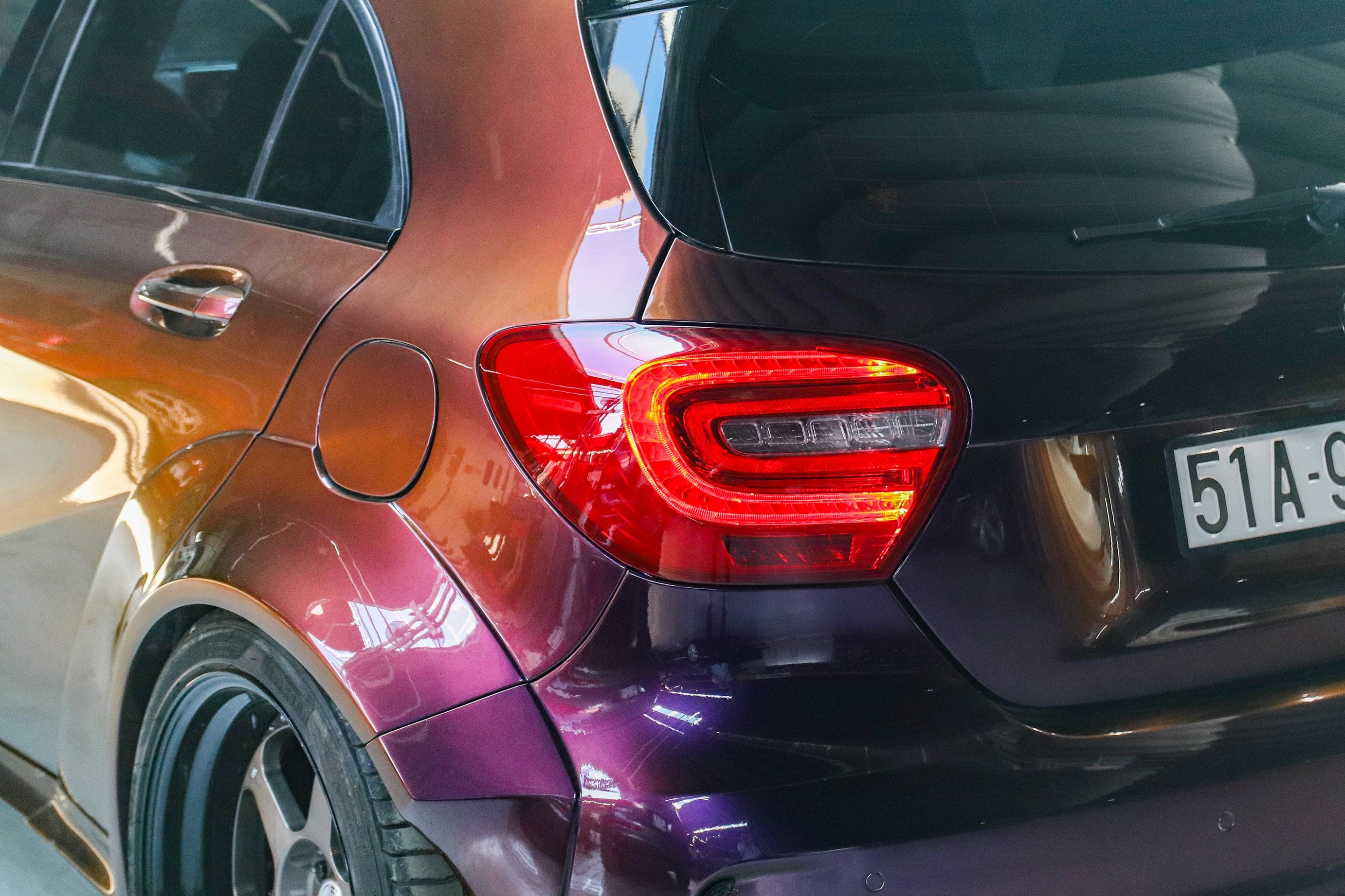 Mercedes-AMG A 45 do mau son chuyen sac anh 6