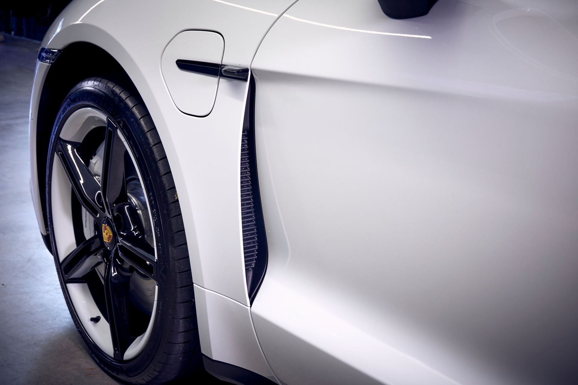 Porsche Taycan ra mắt tại Australia ảnh 7 Porsche Taycan ra mat tai Australia anh 7