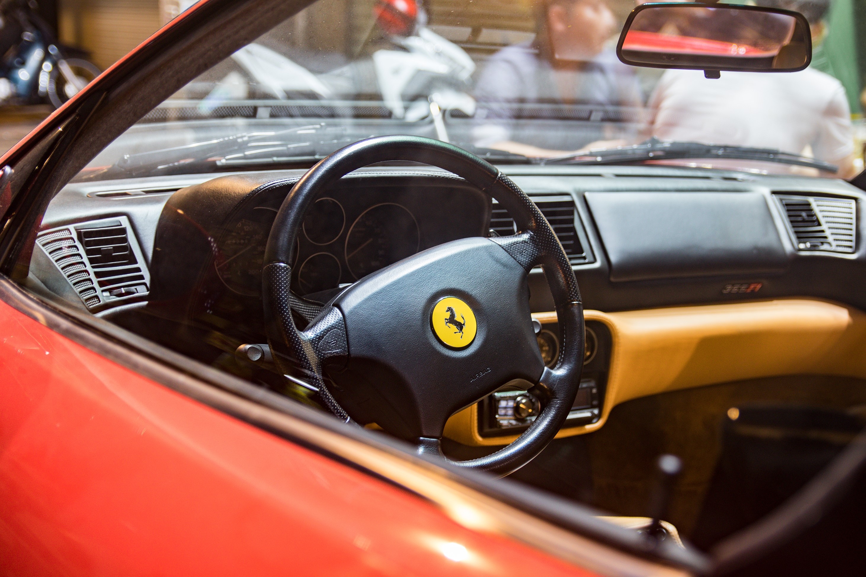 siêu xe Ferrari 355 F1 Spider hơn 20 năm tuổi ảnh 10 sieu xe Ferrari 355 F1 Spider hon 20 nam tuoi anh 10