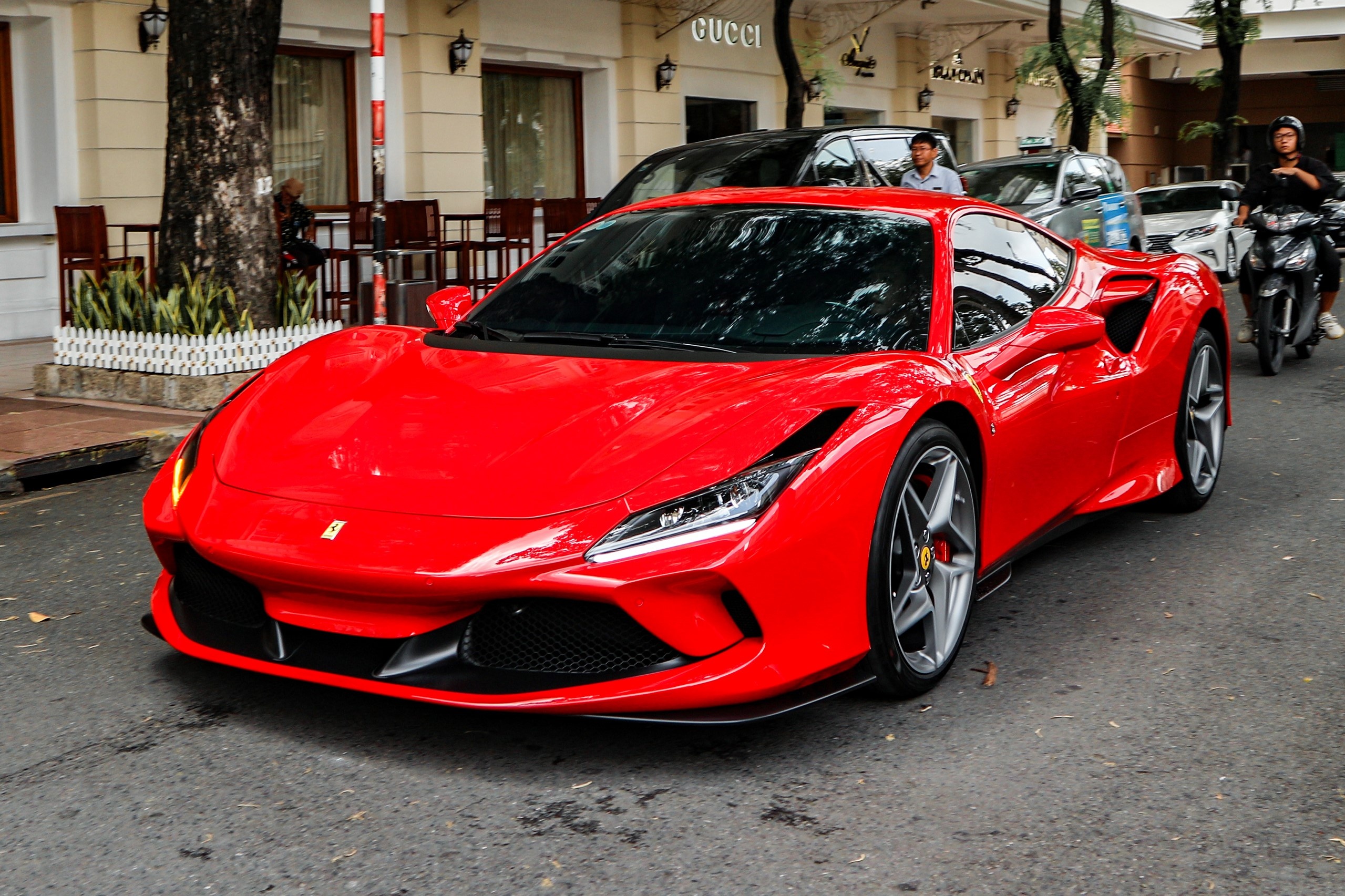 Chi tiet Ferrari F8 Tributo dau tien Viet Nam anh 1