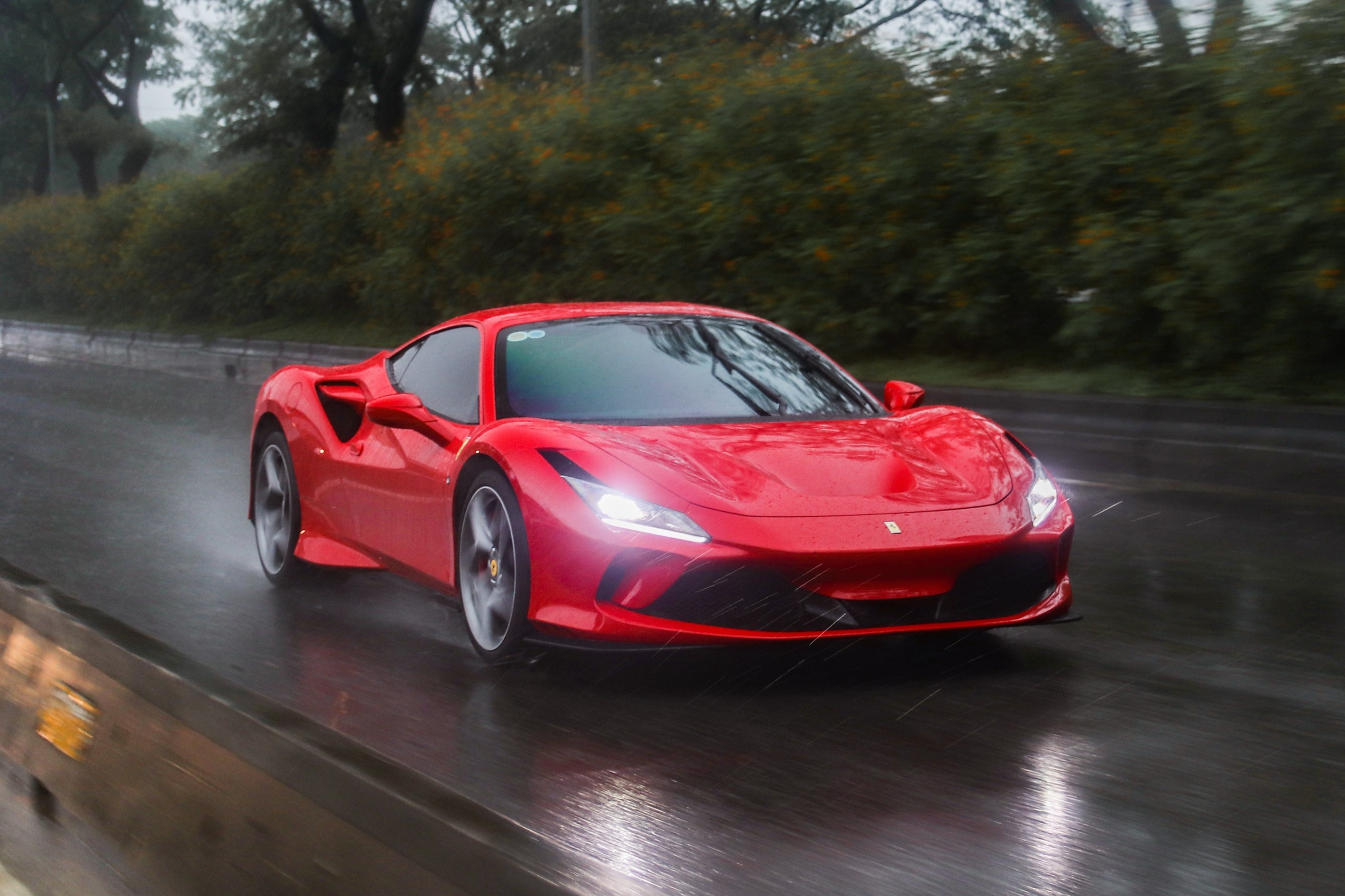 Chi tiet Ferrari F8 Tributo dau tien Viet Nam anh 13