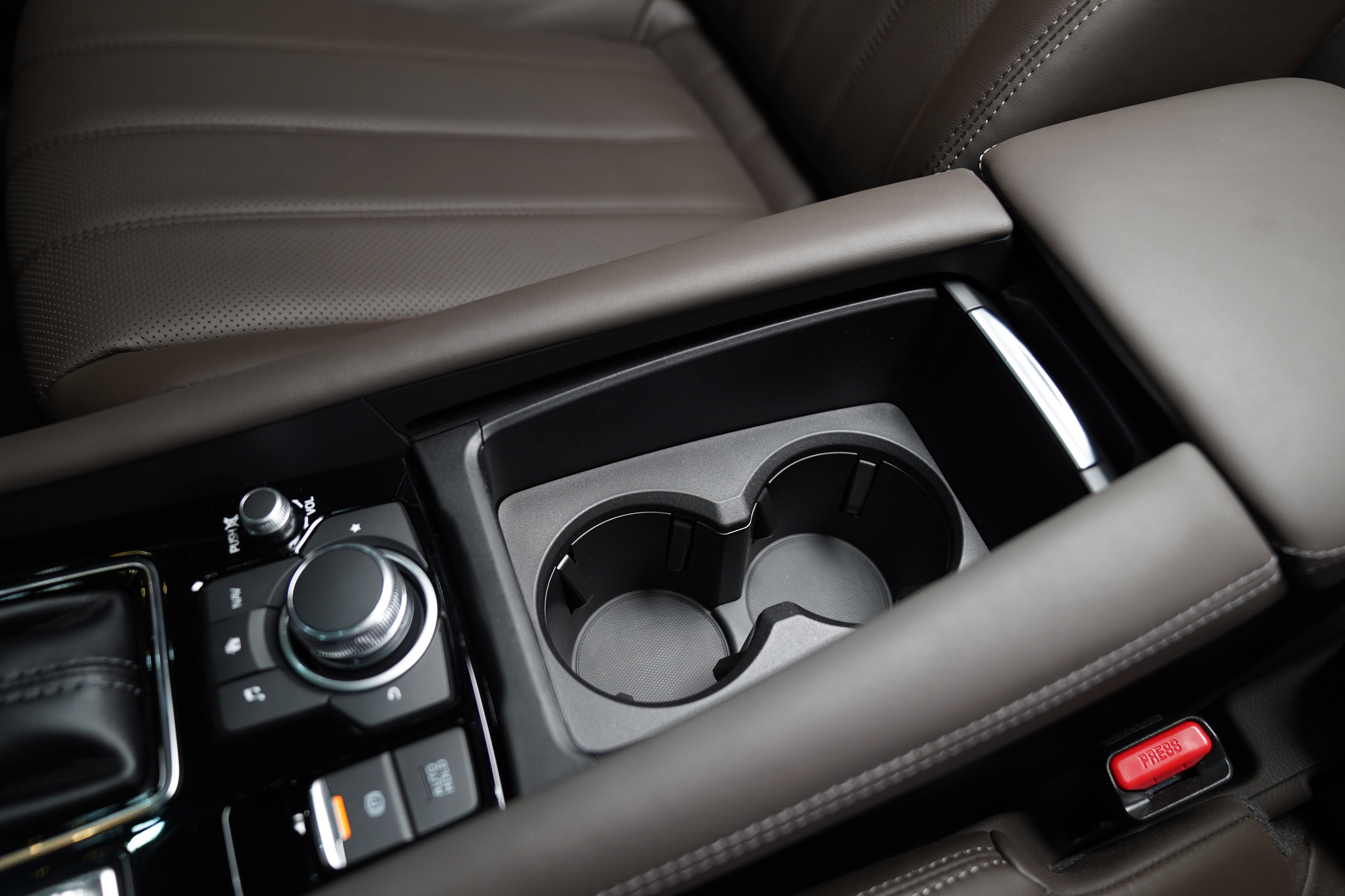 Mazda6 vua ra mat Viet Nam anh 11